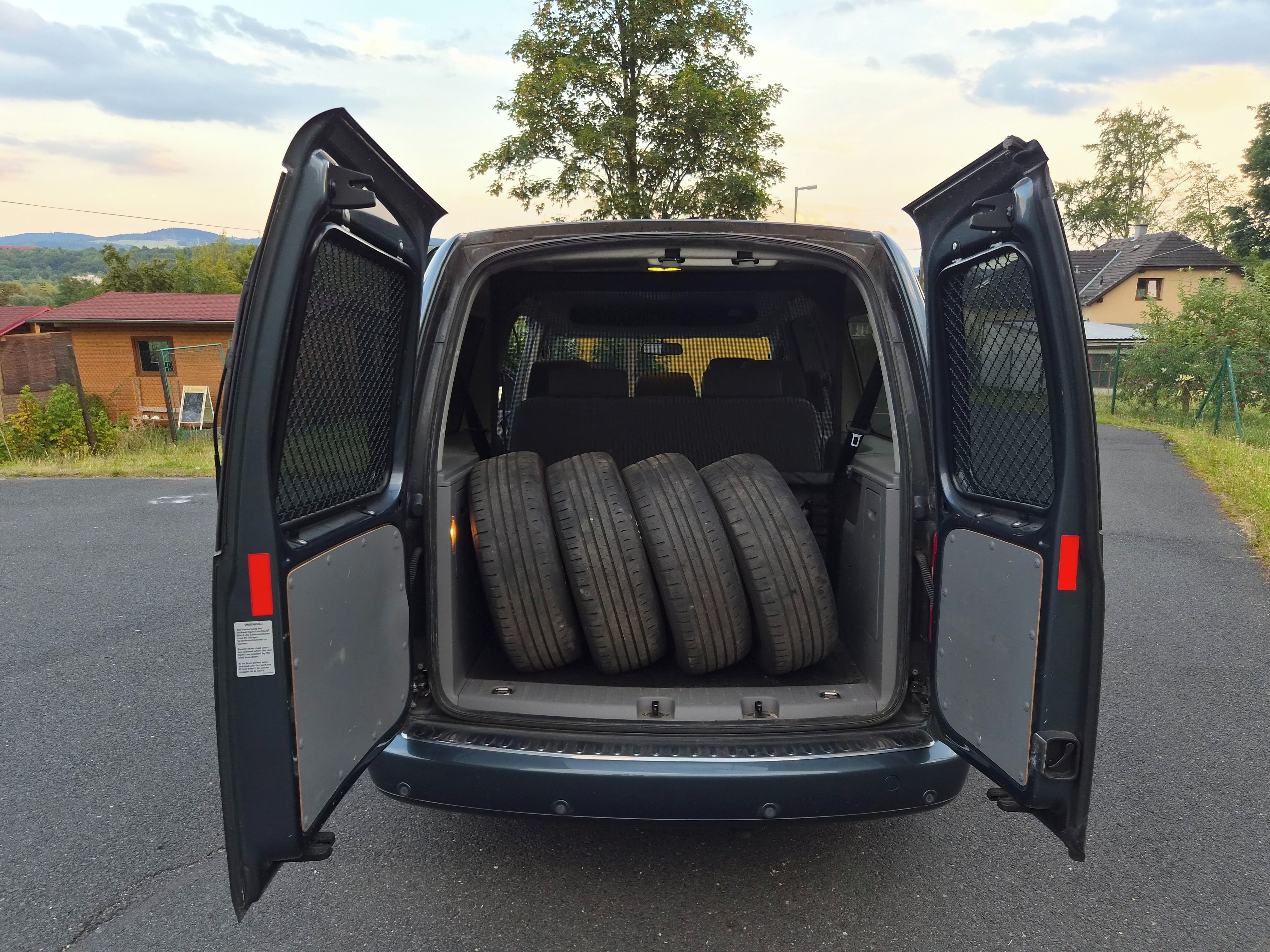 Volkswagen Caddy, Maxi  7 mist  103 kw WEBASTO - fotka 6