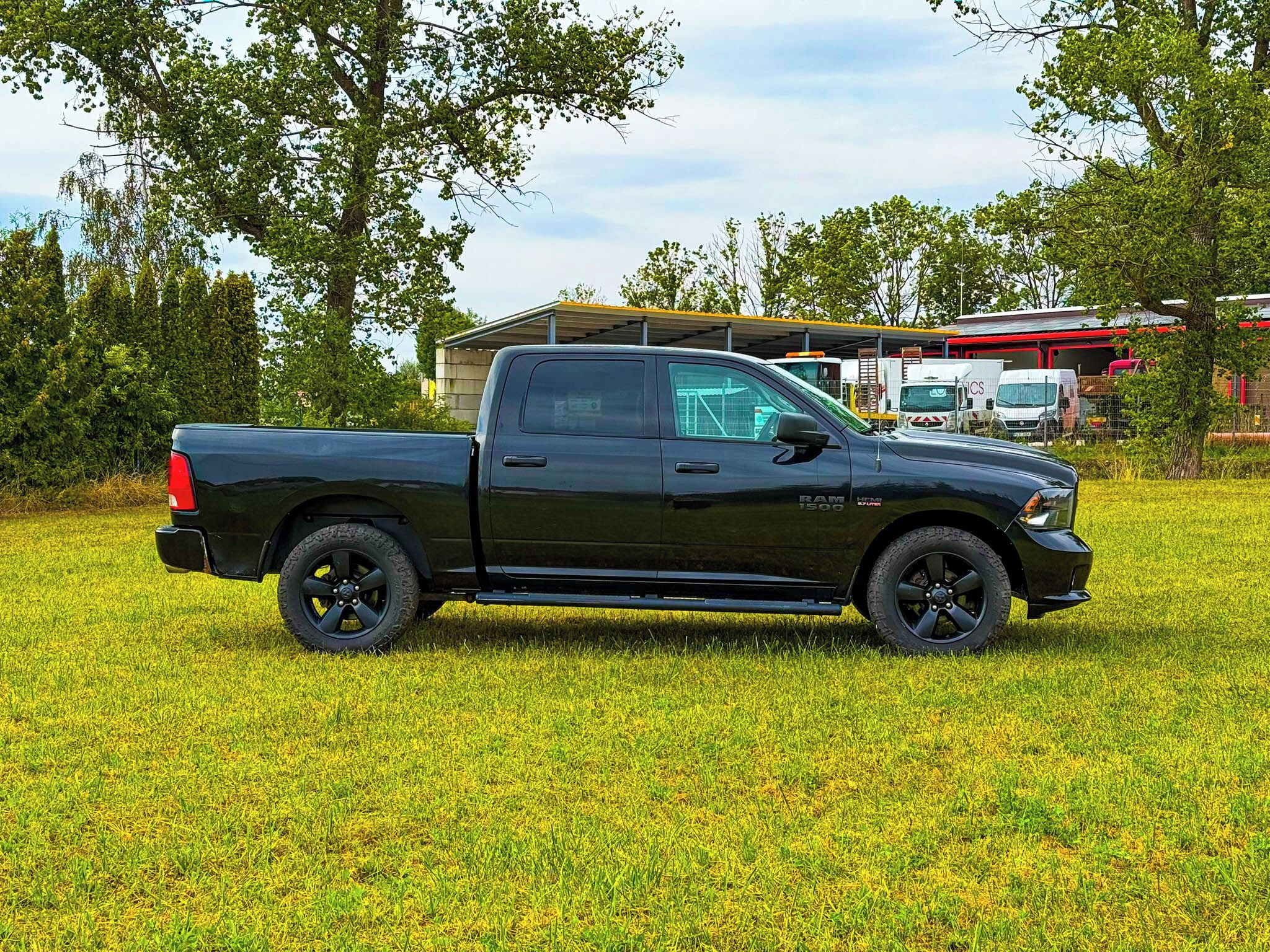 RAM 1500, 5.7 Hemi V8 odpočet DPH - fotka 4