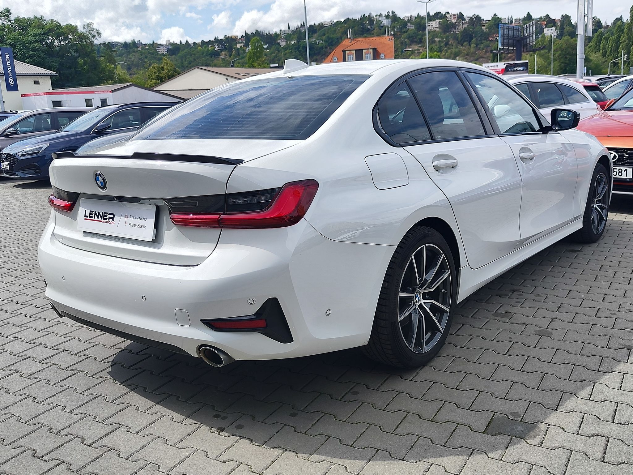 BMW Řada 3, 2.0 320i/135kW Sport Line AT - fotka 5