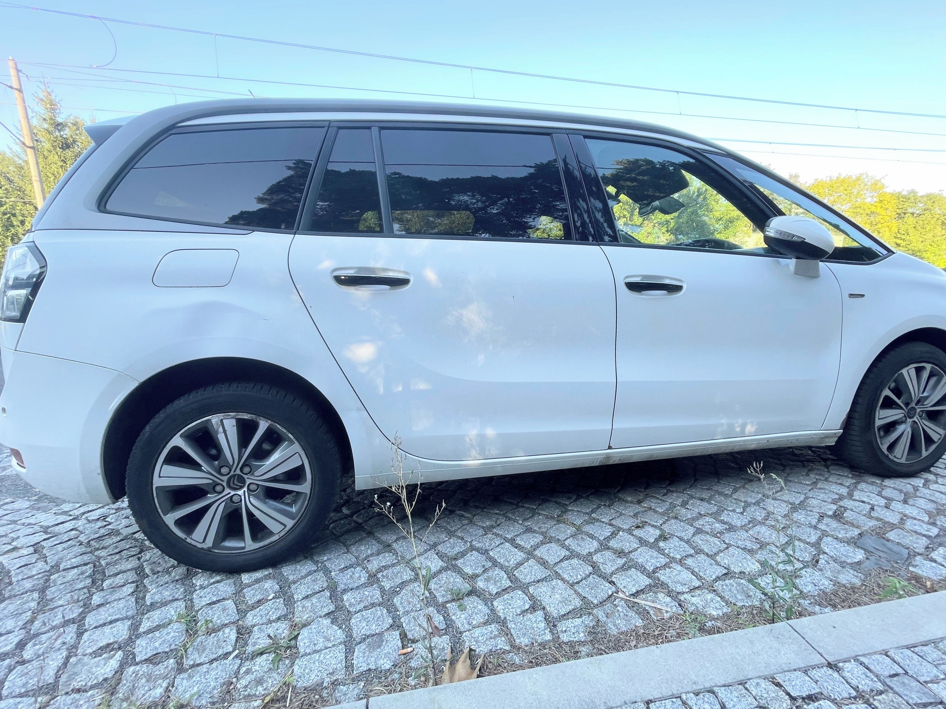 Citroën Grand C4 Picasso, 2.0 HDi, automat, 5místný - fotka 5