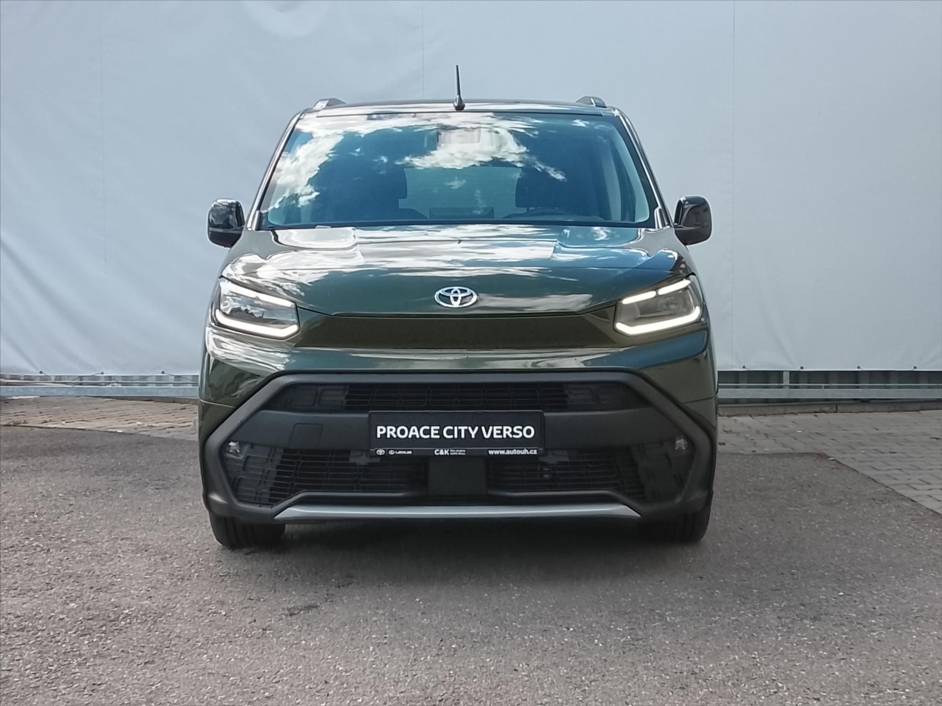 Toyota Proace City Verso, 1,5 Diesel 8st A/T 130k  Short - fotka 4