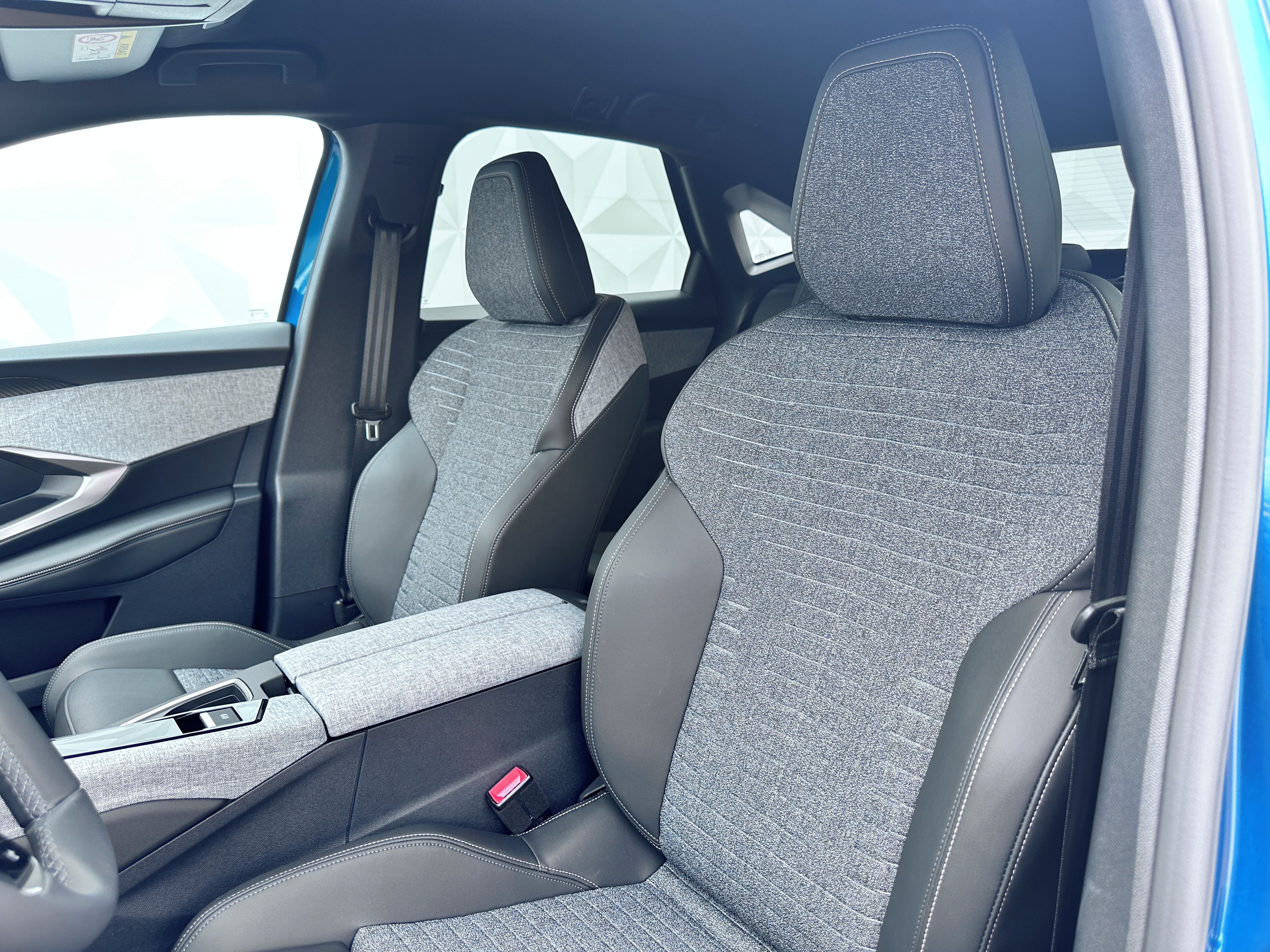 Peugeot 3008, BUSINESS Hybrid 145 e-DCS6 - fotka 4