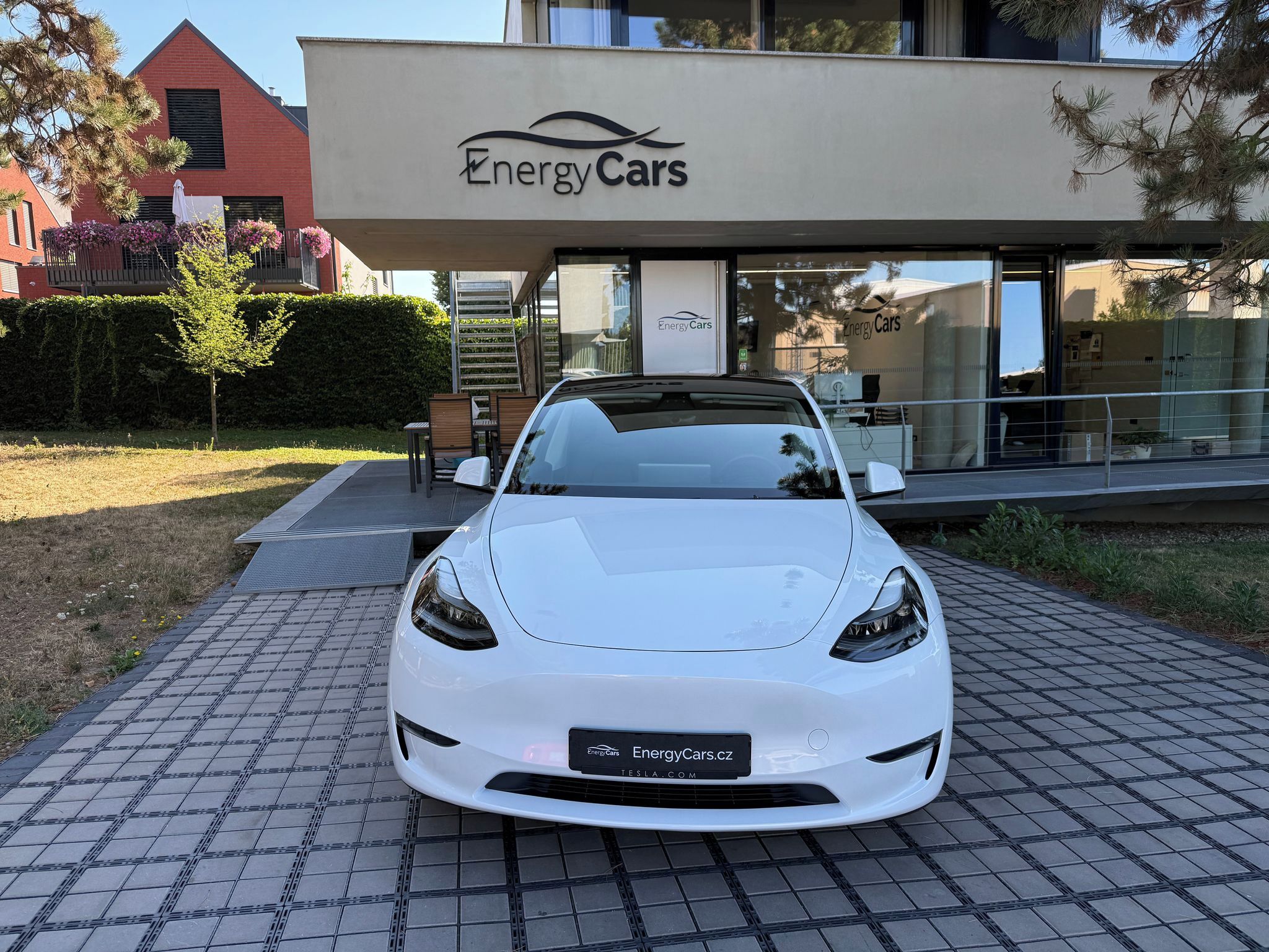 Tesla Model Y, Long Range AWD - fotka 2