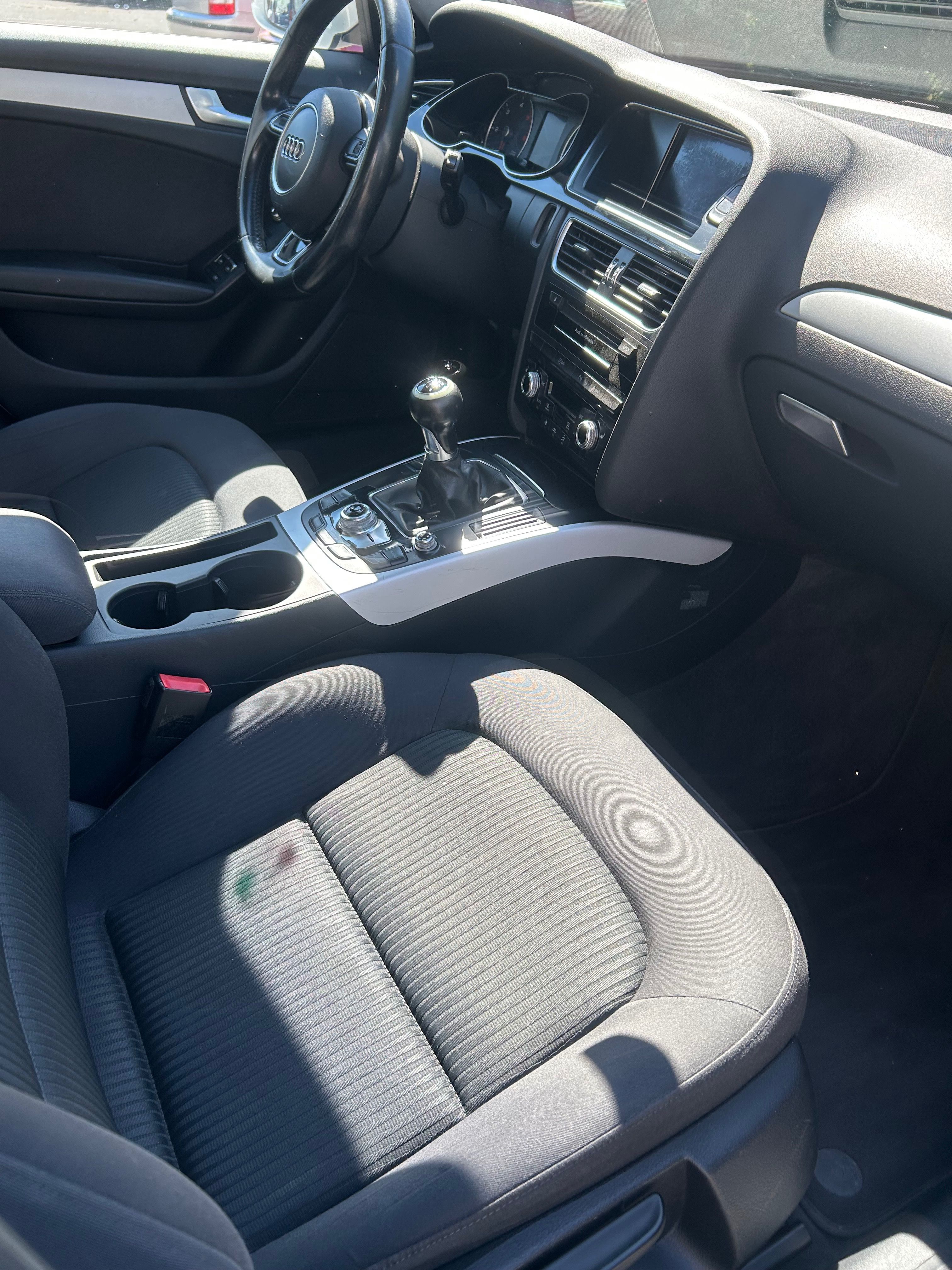 Audi A4 Avant, S-line, 2.0tdi - fotka 6