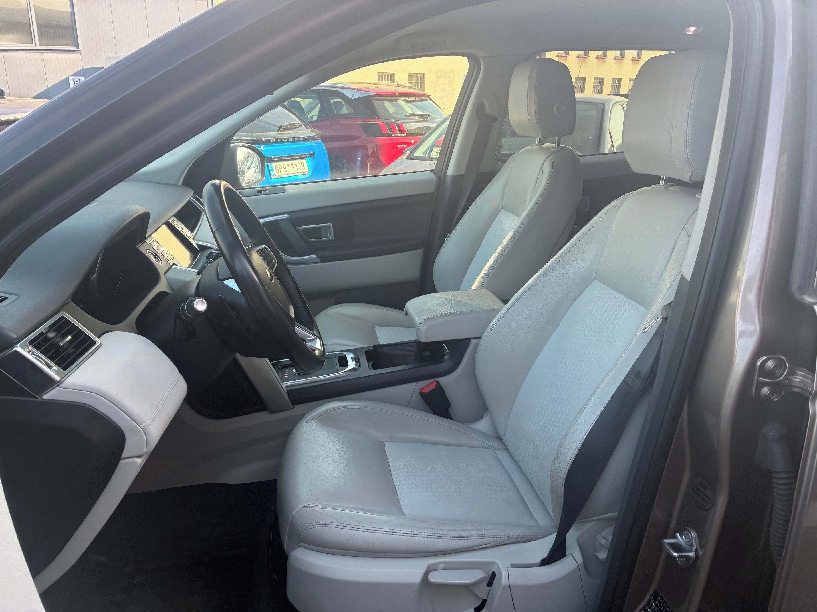 Land Rover Discovery, 2,0 TD4 SPORT110kw 4x4 AUT - fotka 6