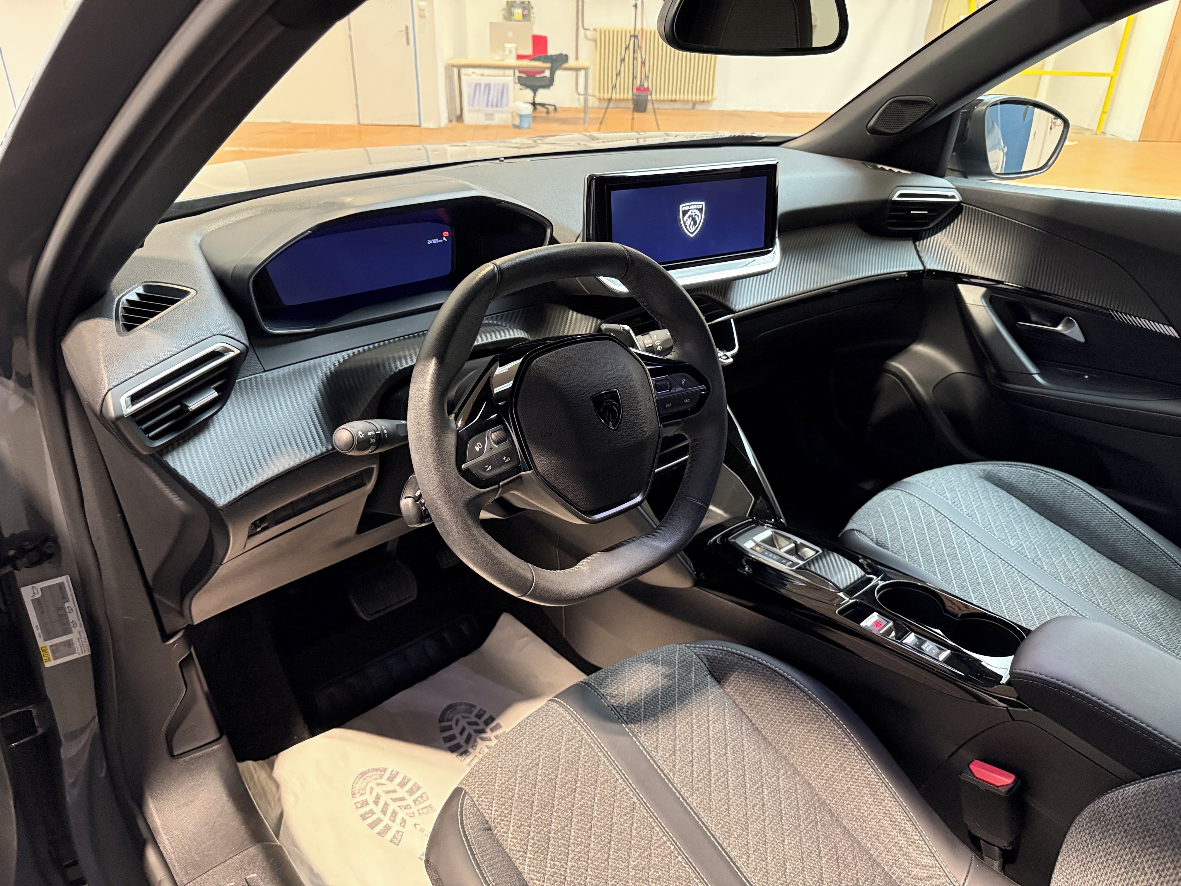 Peugeot 2008, ALLURE 1.2 PureTech 130 S&S EA - fotka 5