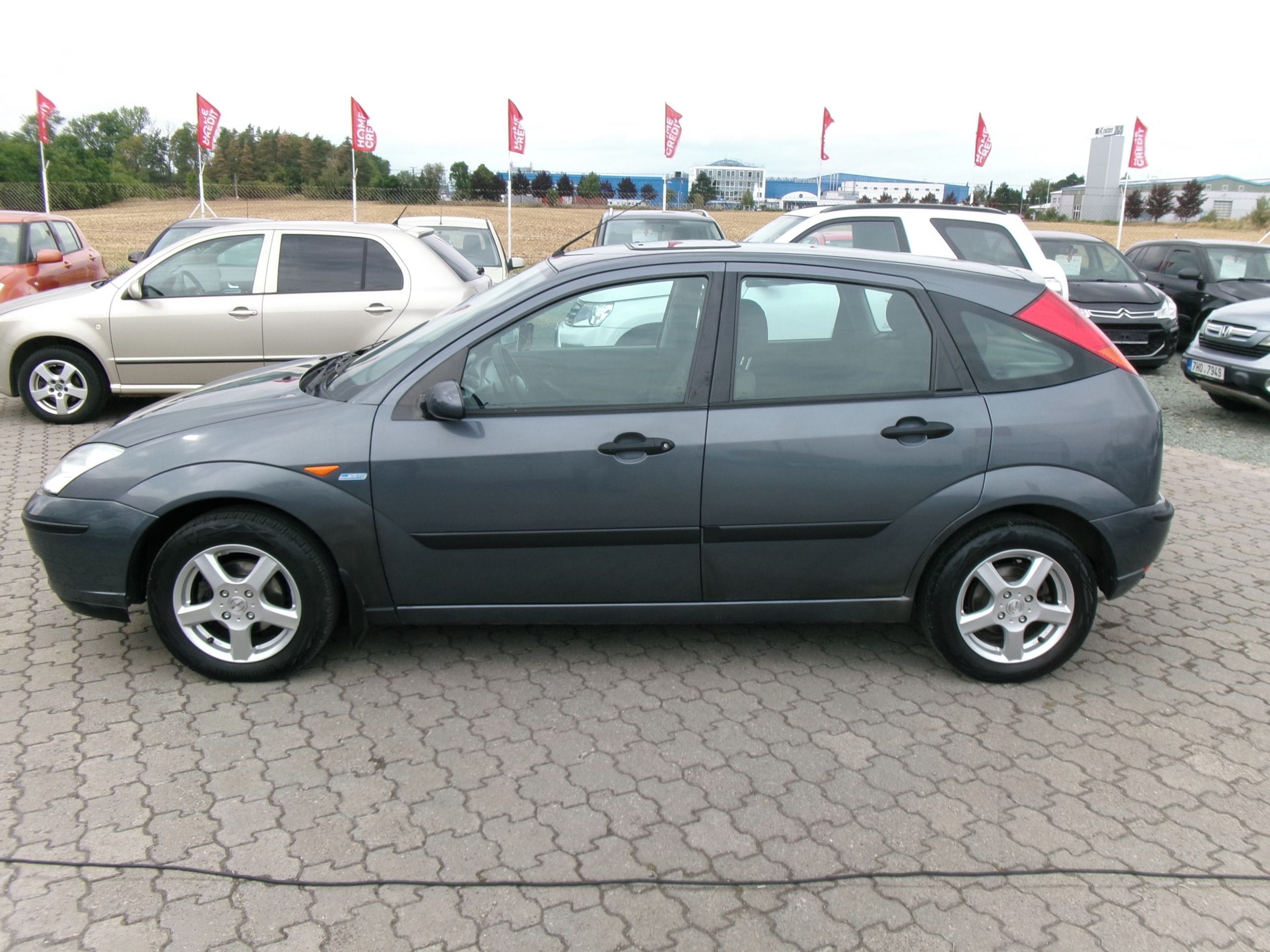 Ford Focus, 1.6i 74kw,klima,2x kola - fotka 4