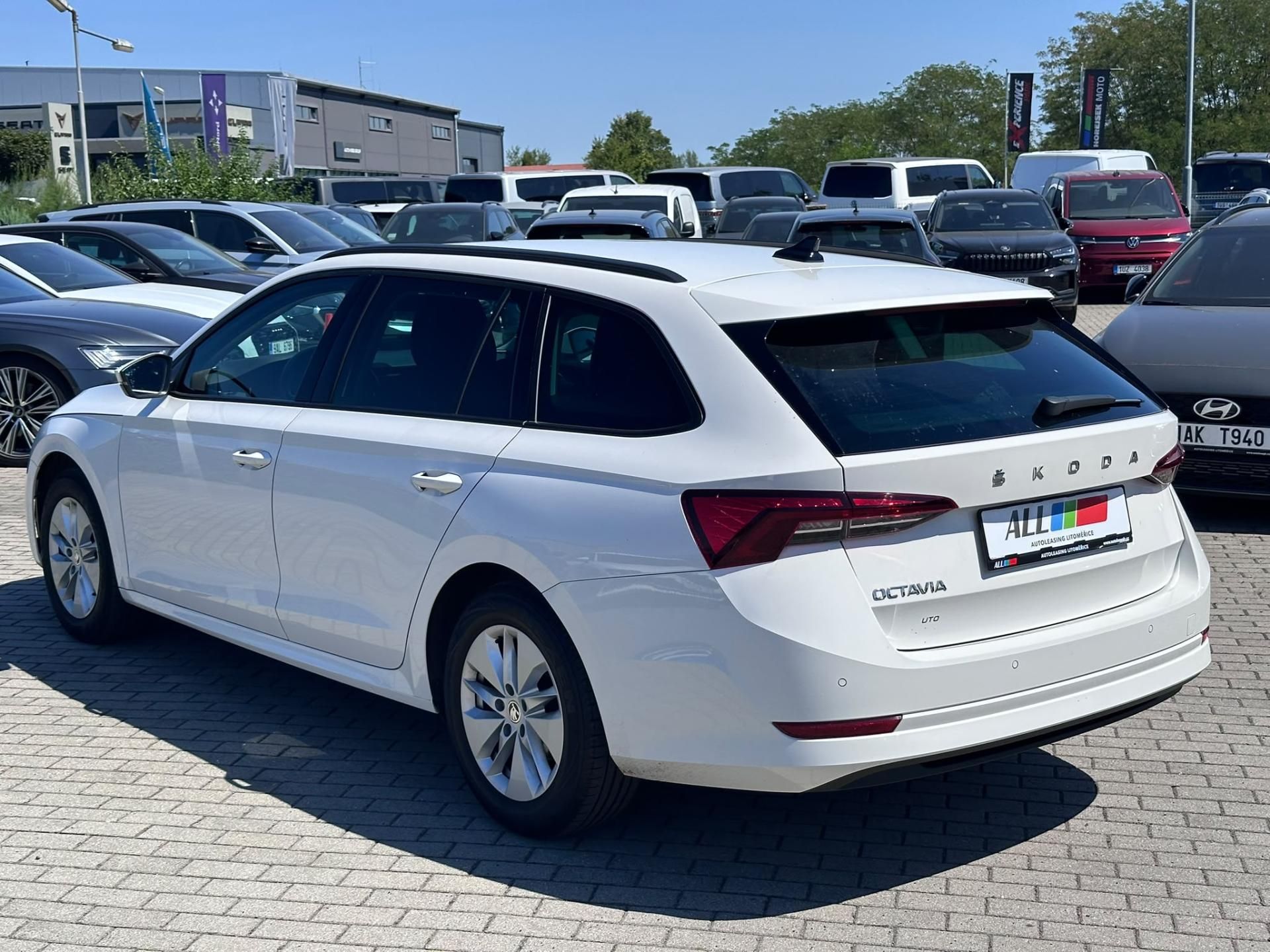 Škoda Octavia, 2.0 TDI 85kW DSG Ambition Plus - fotka 5