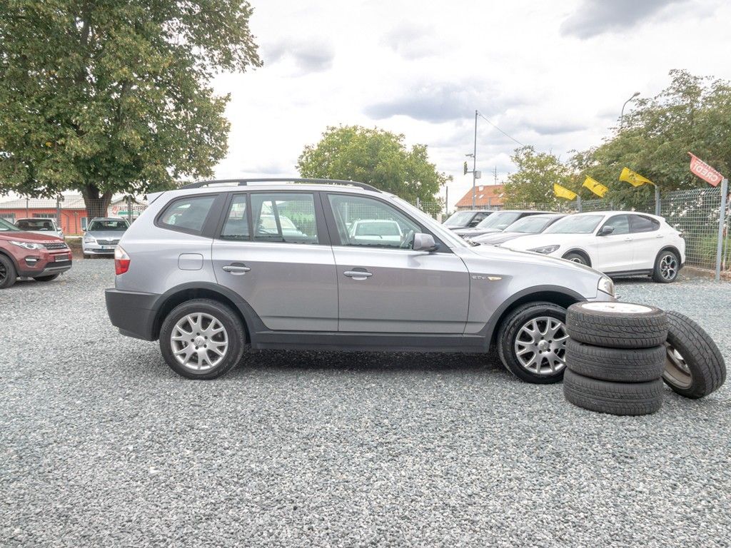 BMW X3, 2.0D 110KW – 2x Alu kola - fotka 4