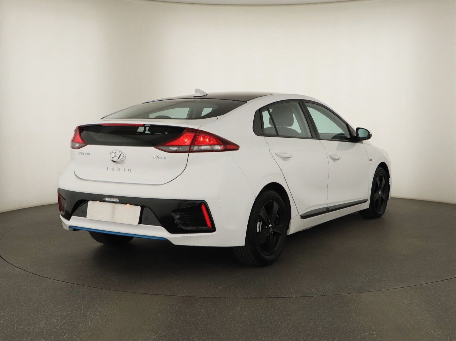 Hyundai Ioniq, Hybrid, Automat - fotka 5