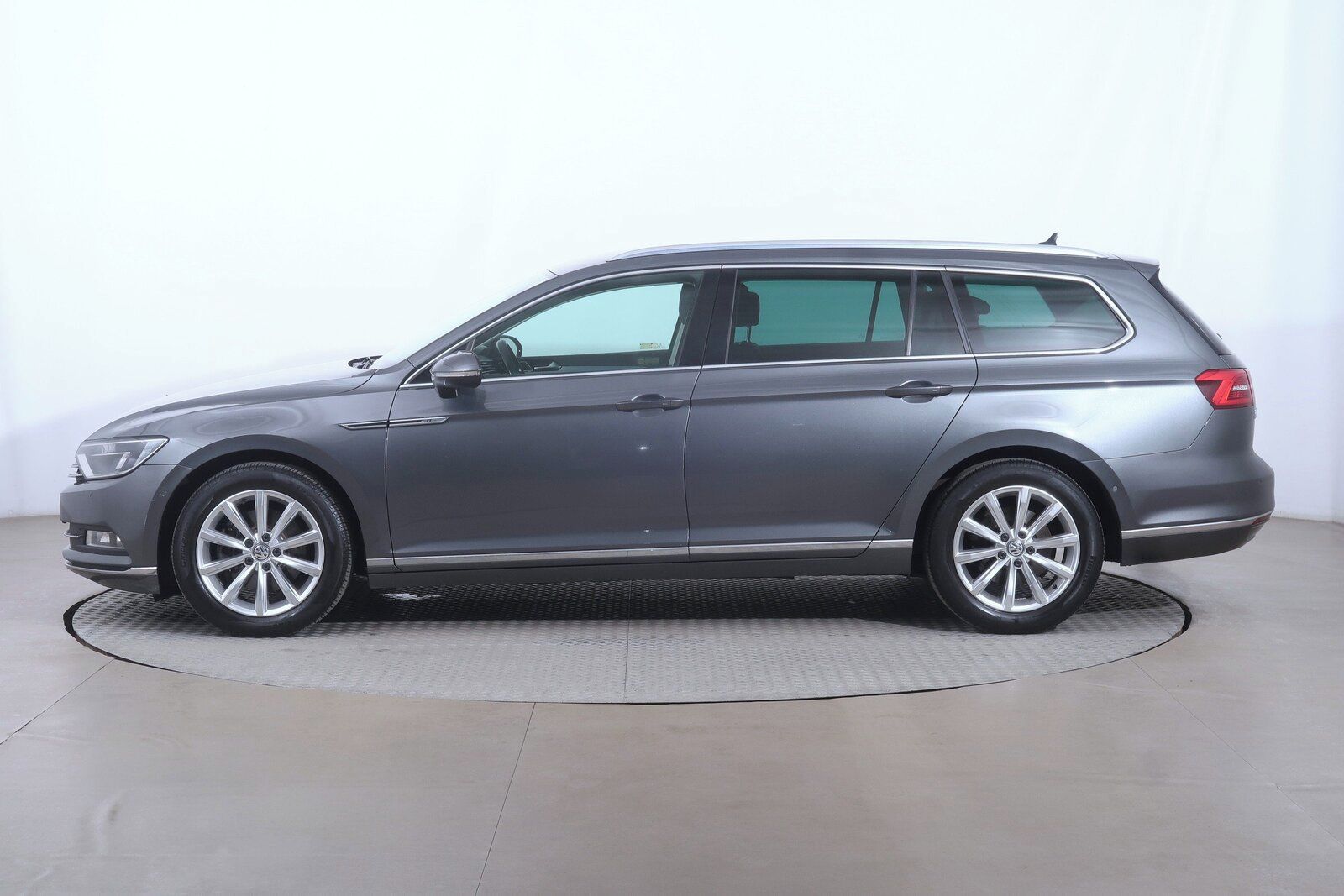 Volkswagen Passat, 2.0 TDI, Automat - fotka 3