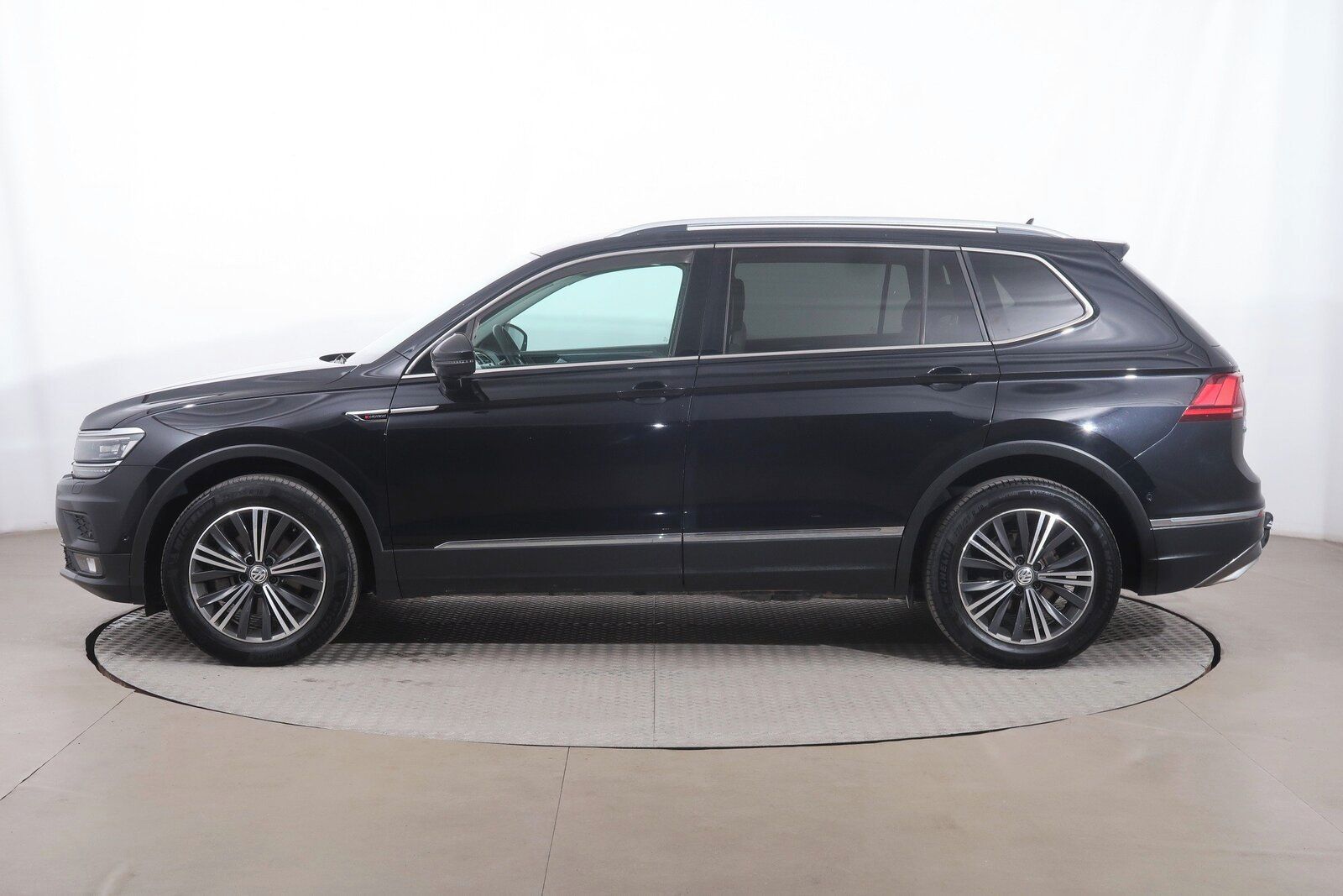 Volkswagen Tiguan Allspace, 2.0 TDI, 4X4, Automat, 7 míst - fotka 3