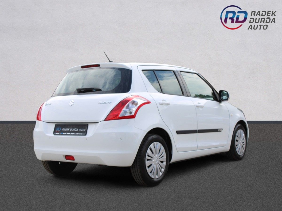 Suzuki Swift, 1,2 i  ČR,1.MAJ,AUTOMAT,69TKM - fotka 5