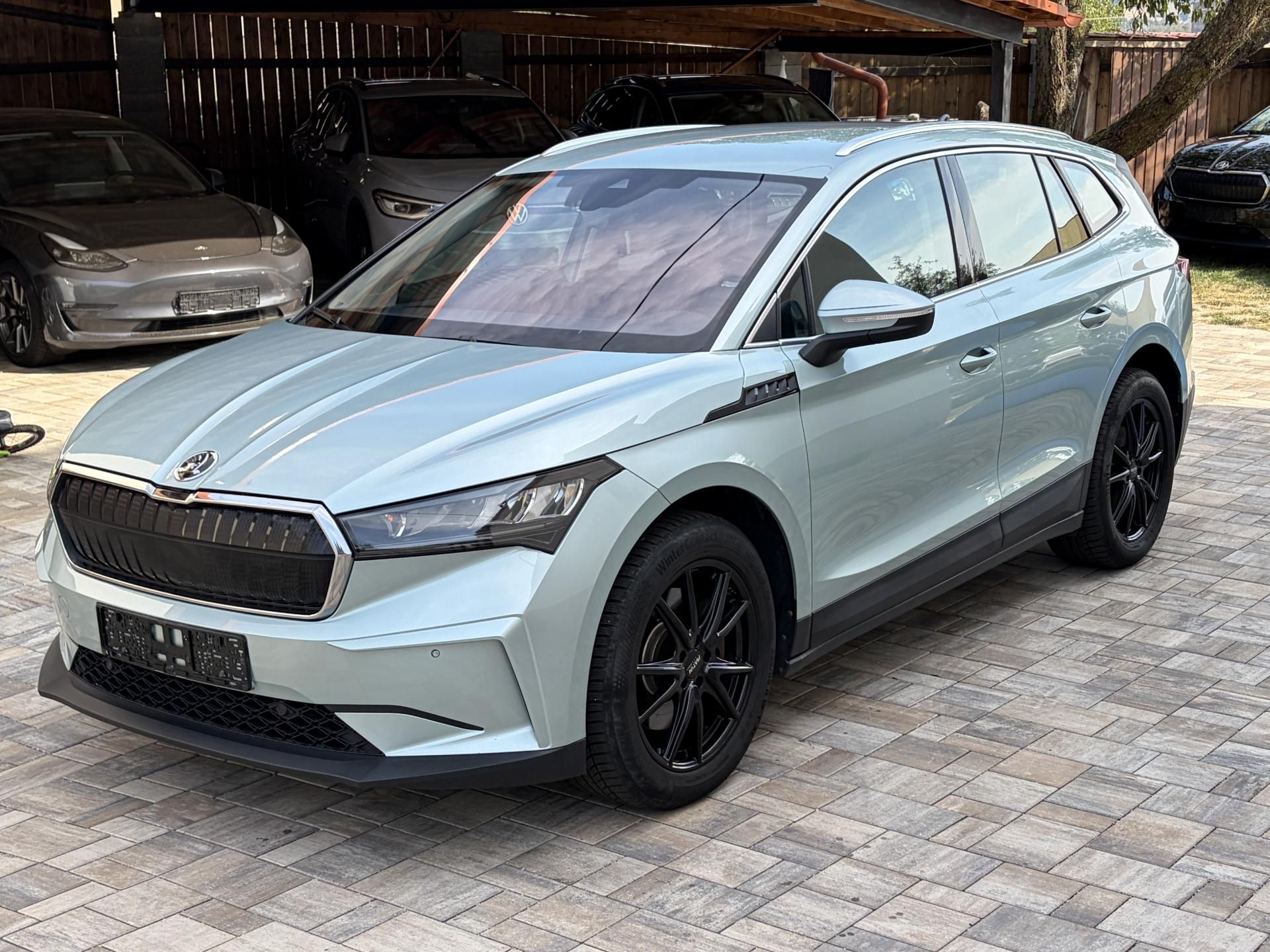 Škoda Enyaq, 80, SOH 93%,TČ, 2 x kola