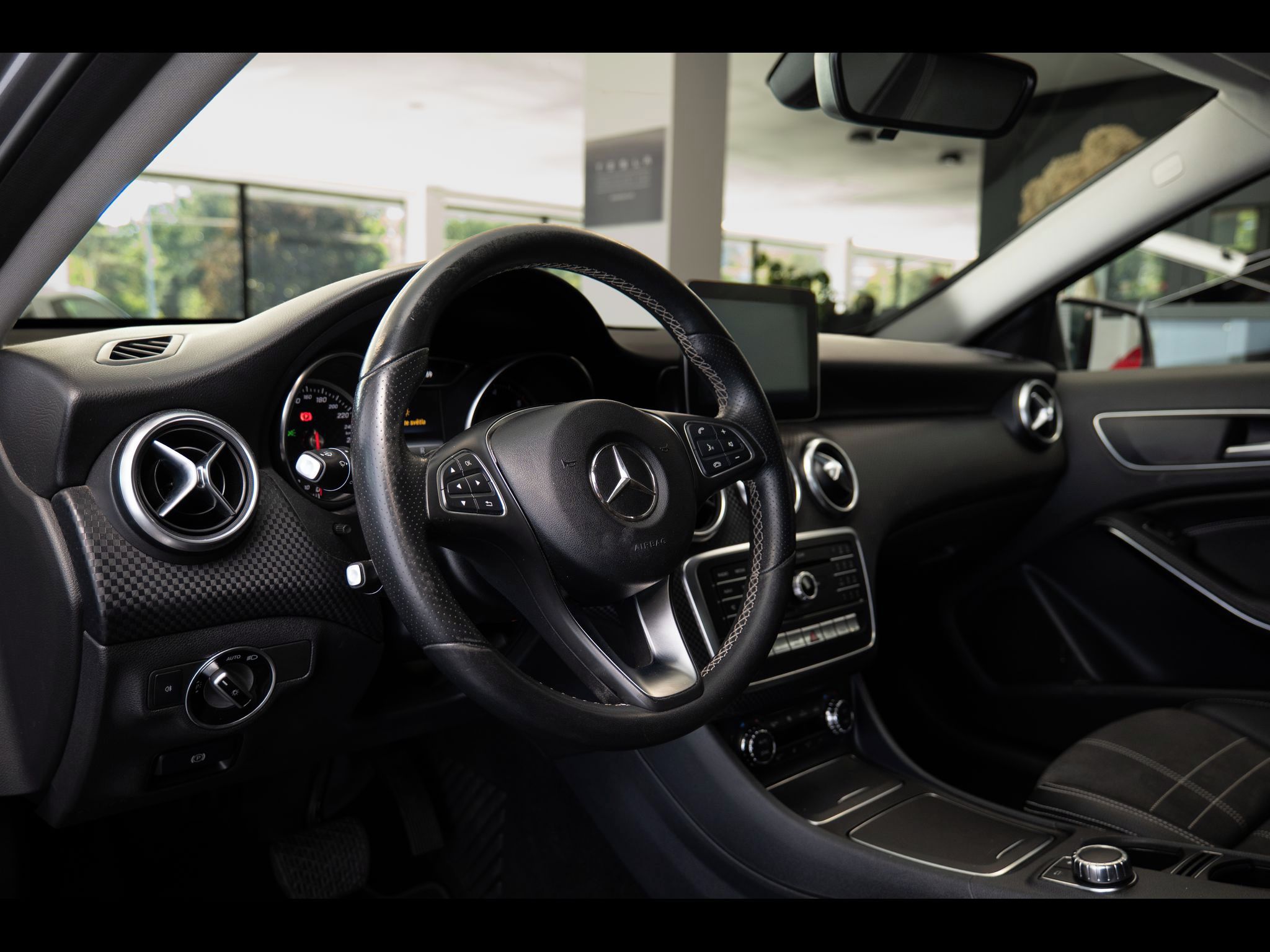 Mercedes-Benz Třídy A, 180d - fotka 5