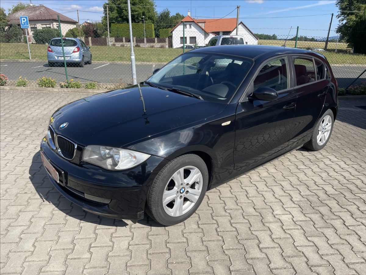 BMW Řada 1, 2,0 D DIGIKLIMA NOVÁ STK - fotka 4