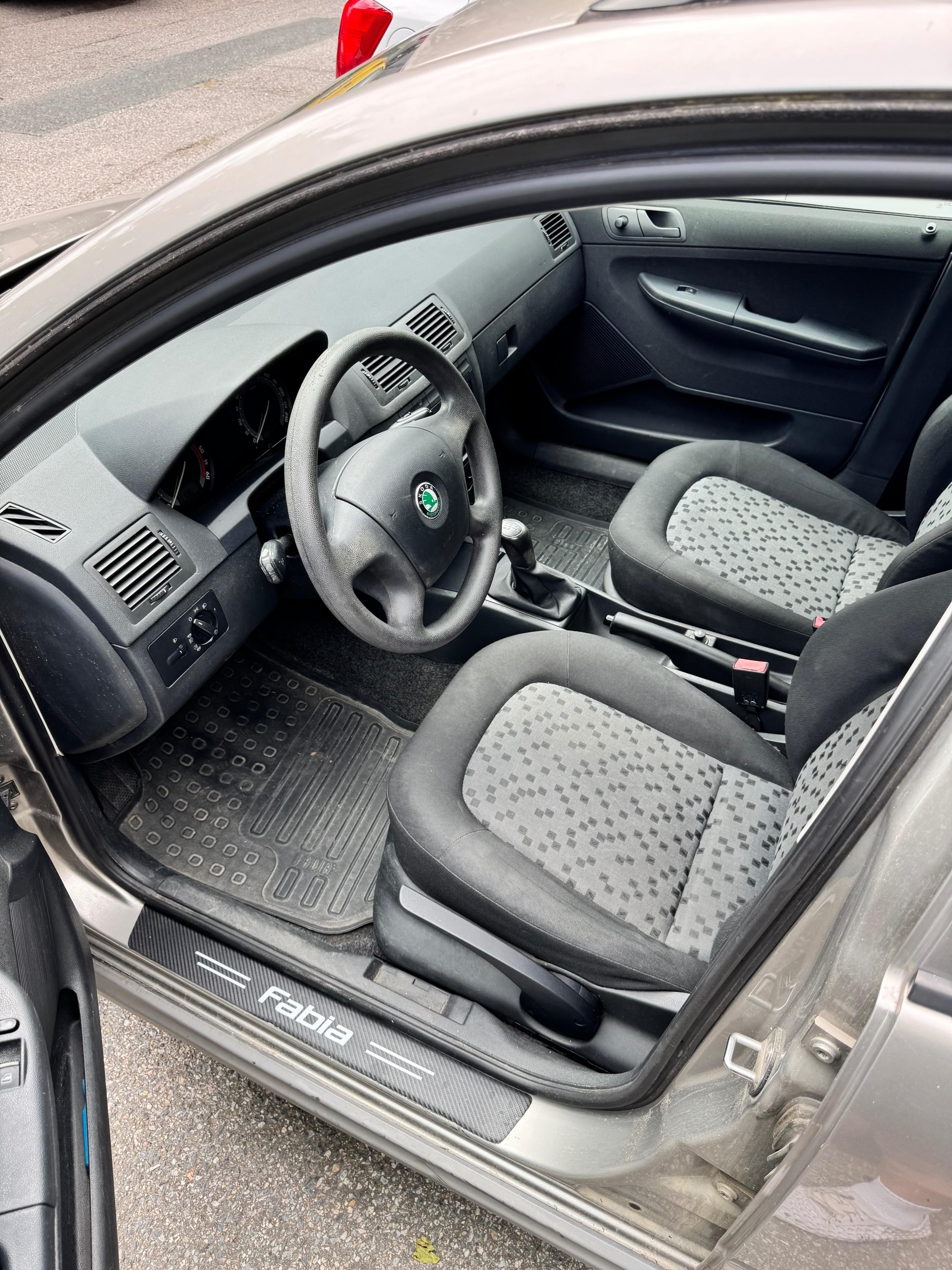 Škoda Fabia, 1.4 TDI - prav. servisováno - fotka 3