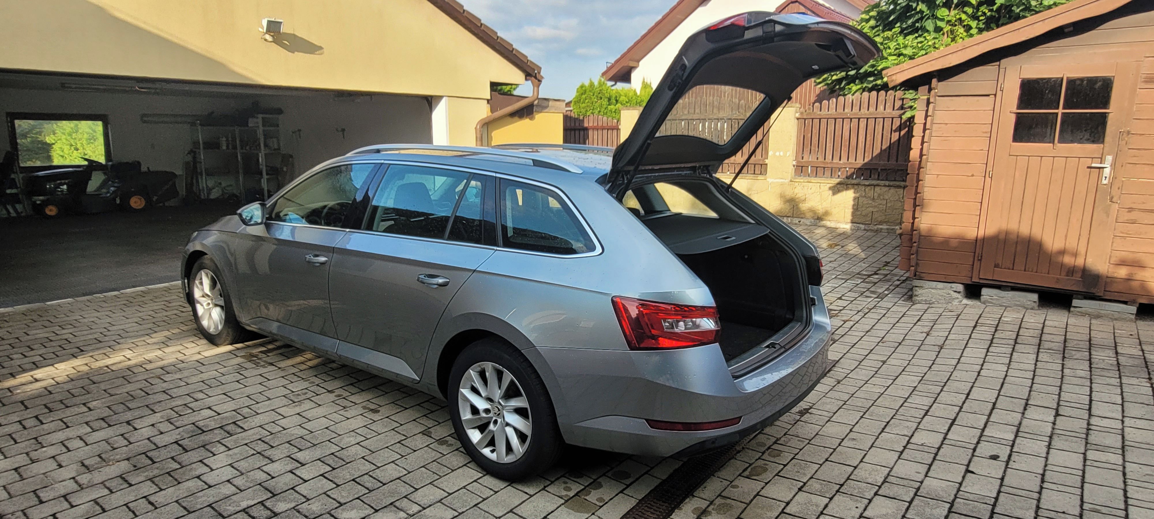 Škoda Superb, 2,0TDi DSG FACELIFT 165TKM - fotka 6