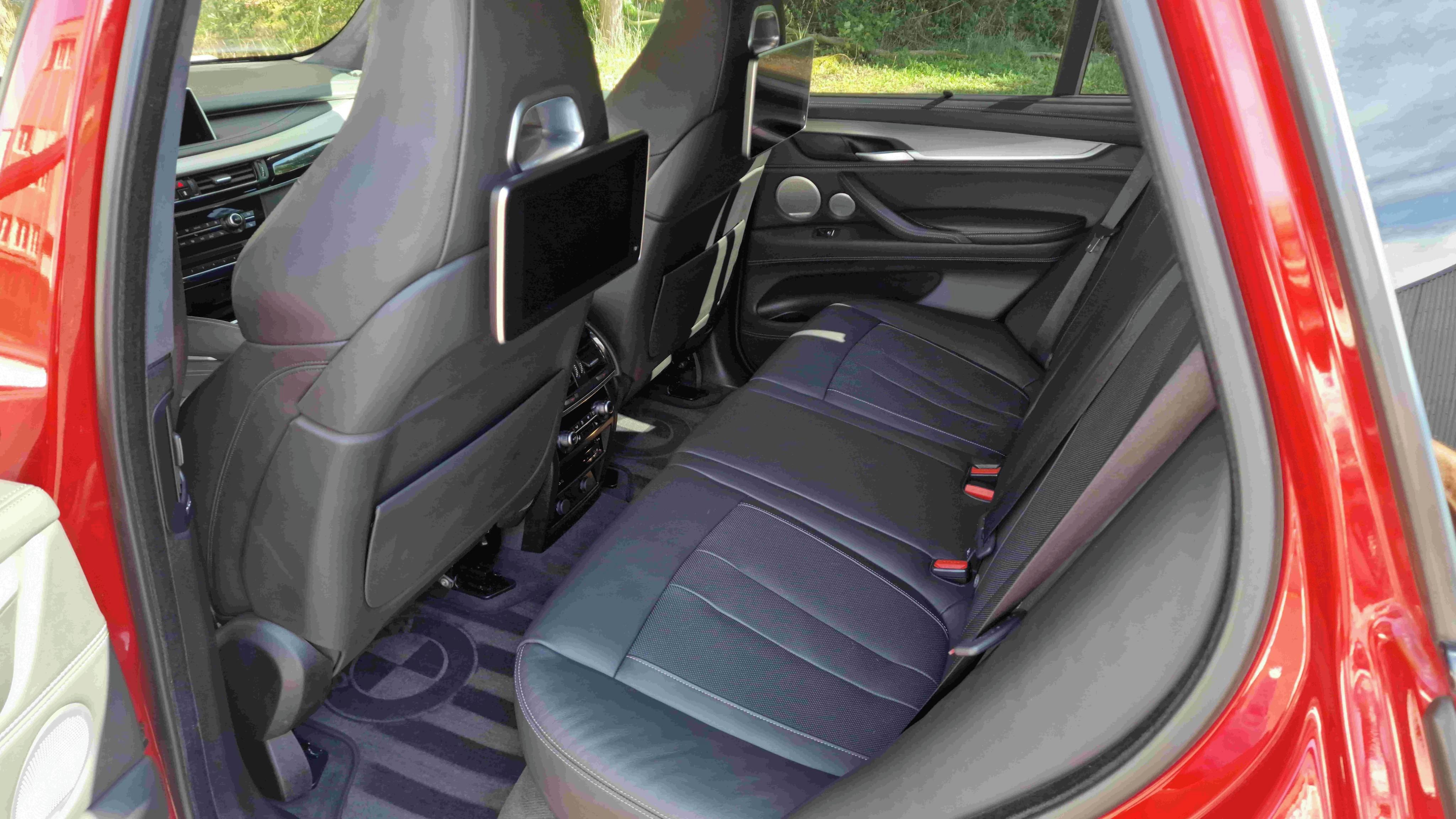 BMW X5, M NAVI AHK PANO-DACH TV - fotka 4