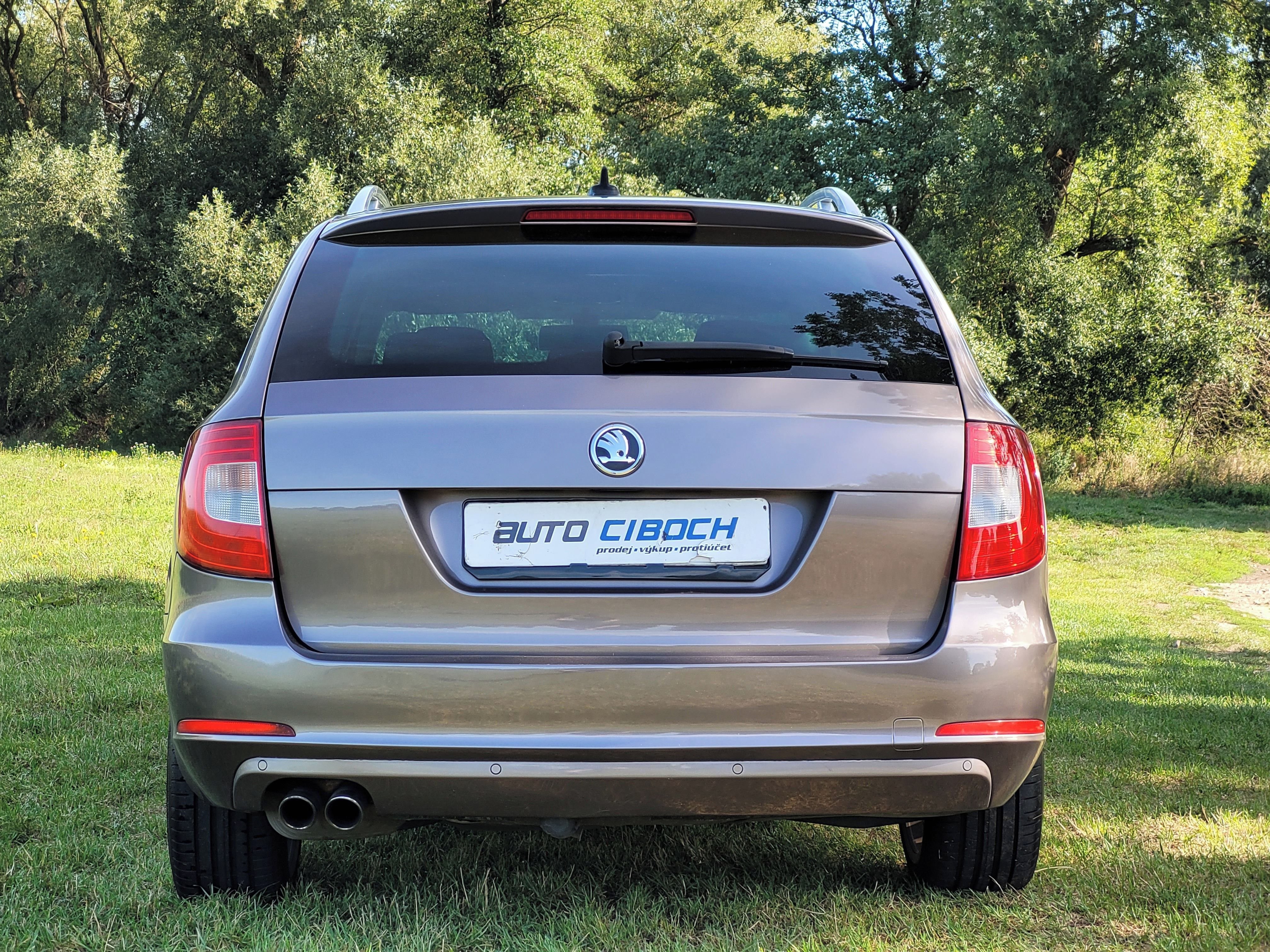 Škoda Superb, Kombi 2,0 TDI 125kW - fotka 4
