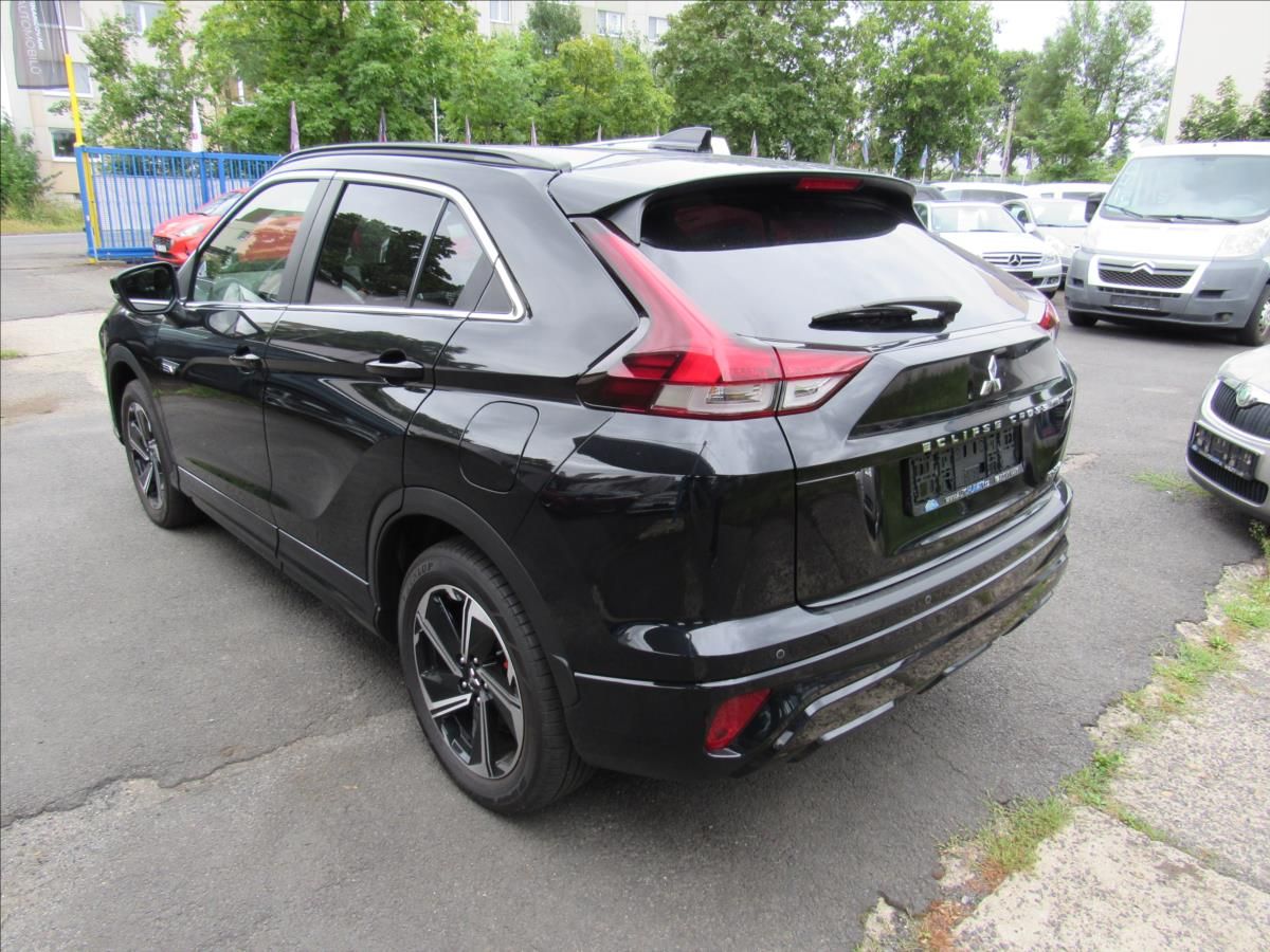 Mitsubishi Eclipse Cross, 2,4 i PHEV Plug-in Instyle+ - fotka 4