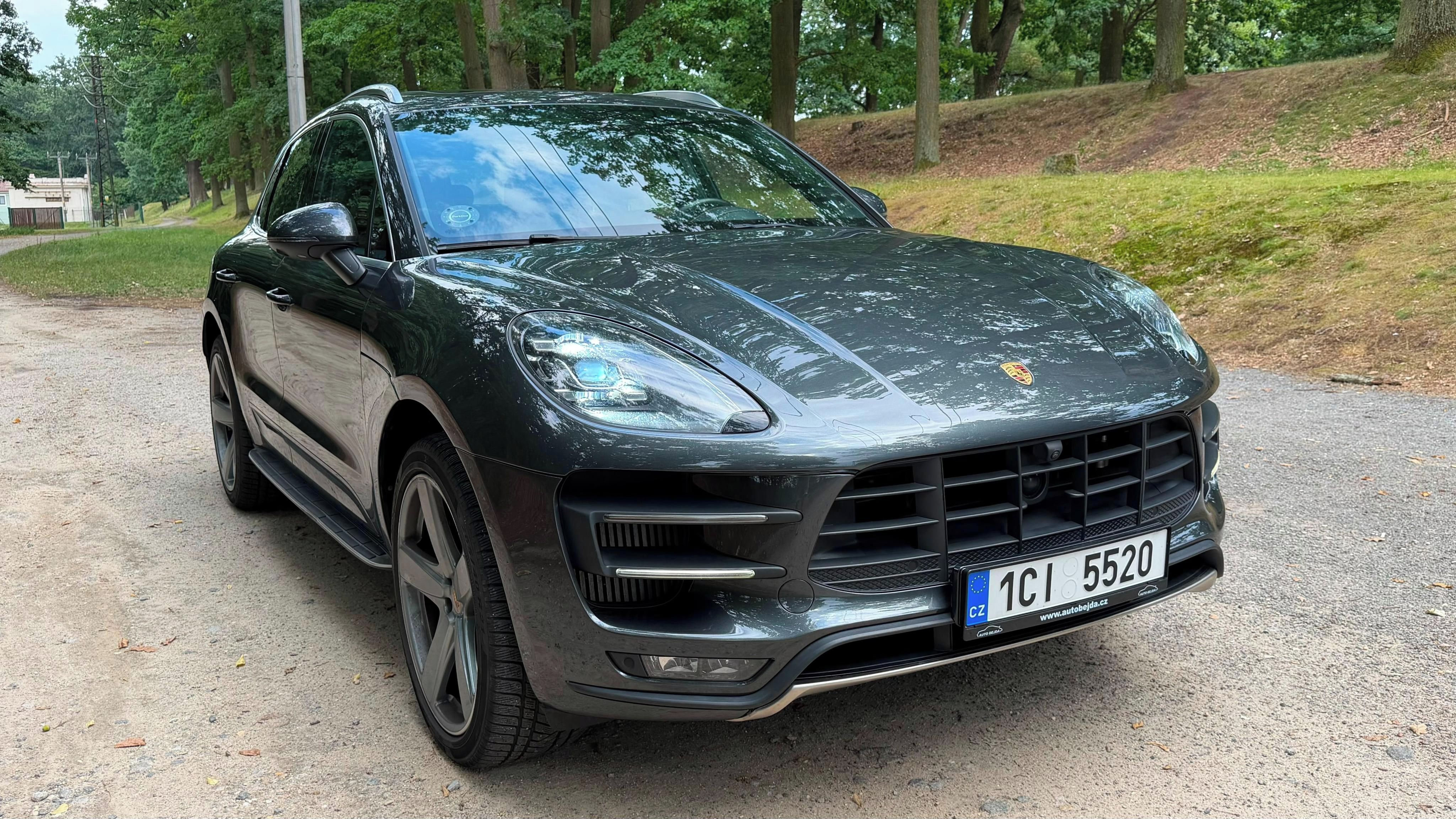 Porsche Macan, Turbo, téměř max výbava - fotka 3