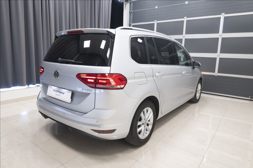 Volkswagen Touran, 2,0 TDI MASÁŽ KAMERA VÝHŘEV ČR - fotka 4