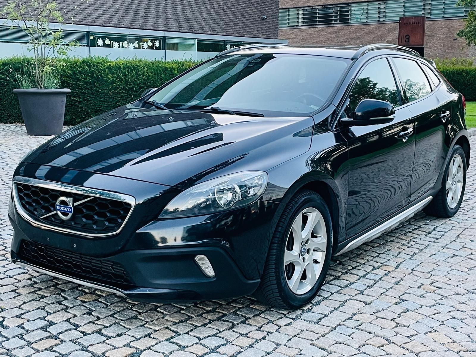 Volvo V40, 2.0D3 MANUÁL CROSS SERVISKA - fotka 3