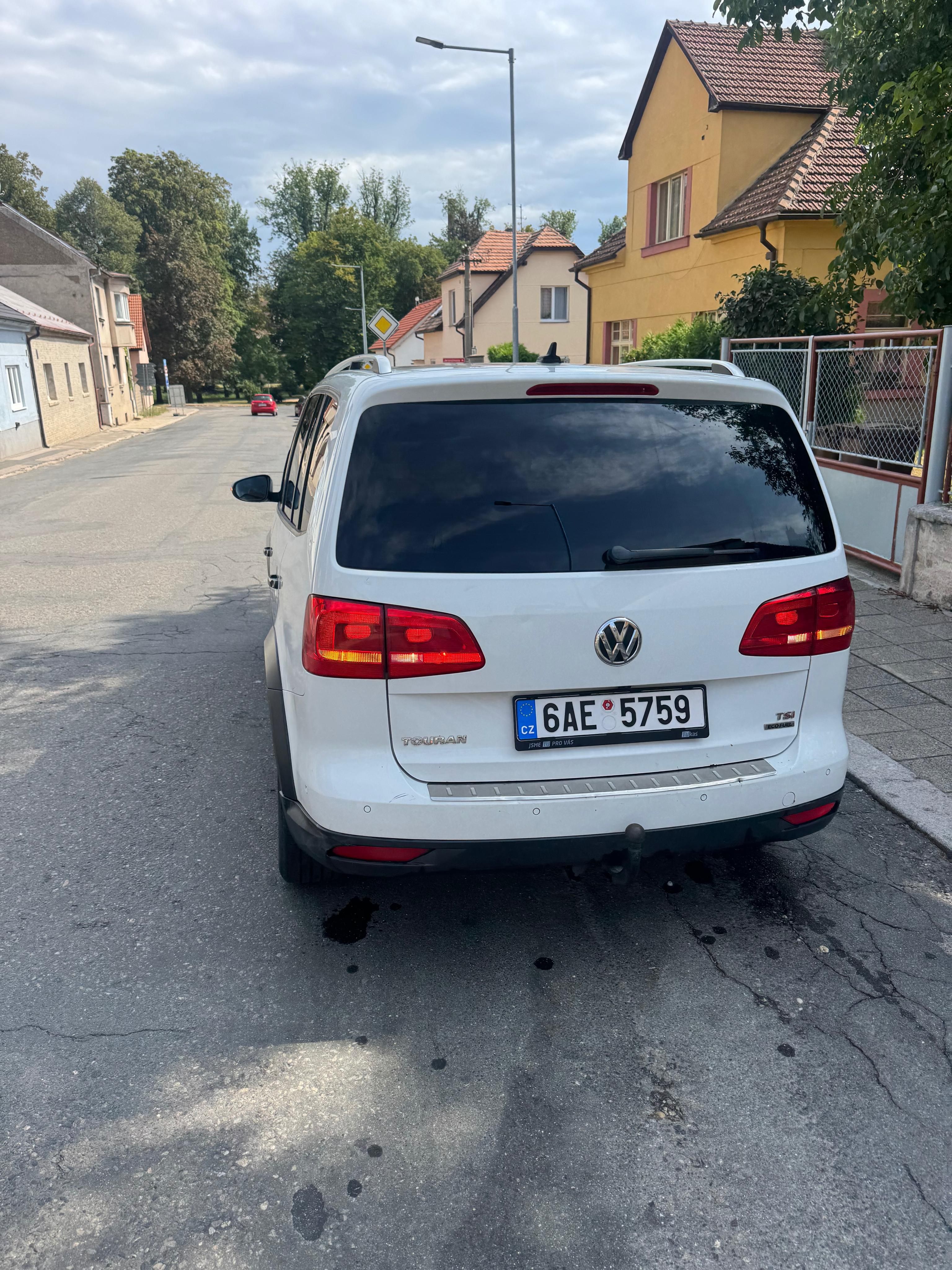 Volkswagen Touran, Volkswagen Touran 2 1t3 2014 c - fotka 5