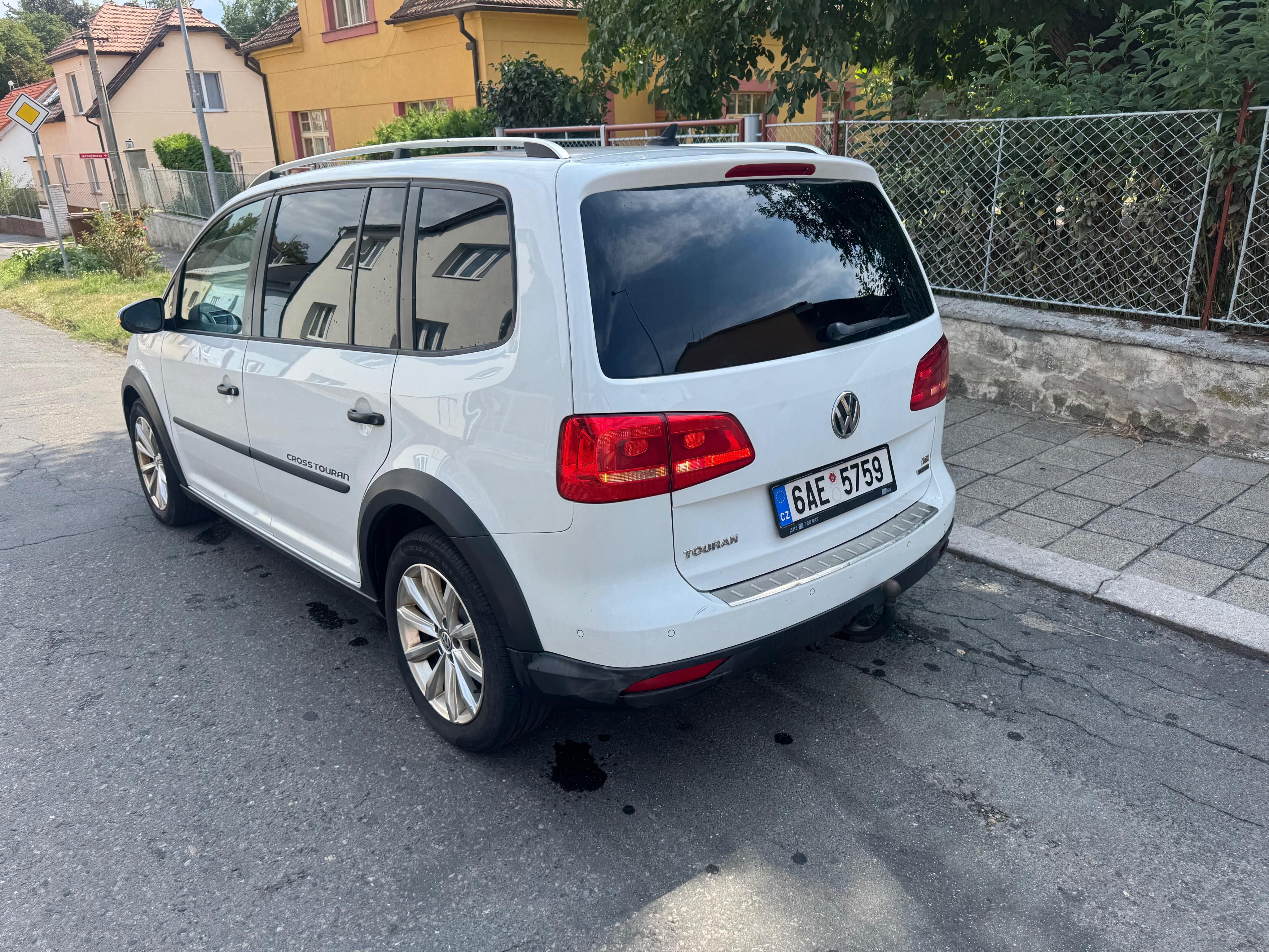 Volkswagen Touran, Volkswagen Touran 2 1t3 2014 c - fotka 4