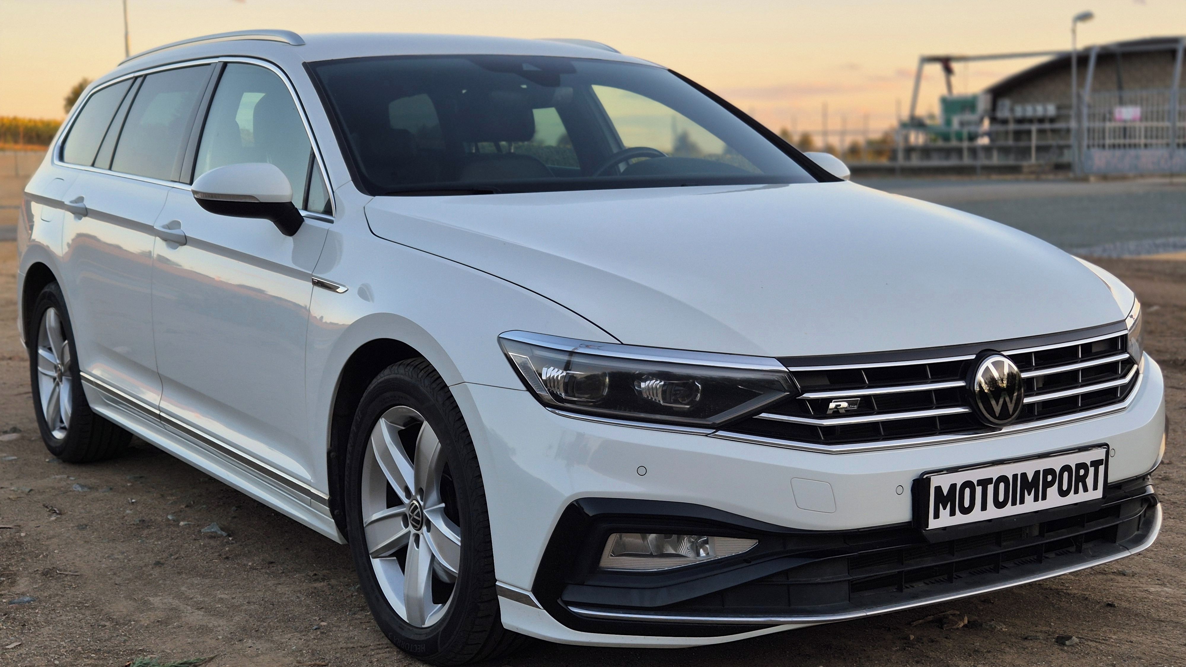 Volkswagen Passat, 2.0 TDI 147 kw R-Line, Matrix - fotka 3