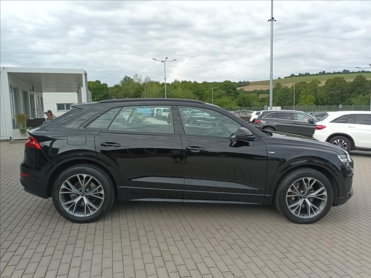 Audi Q8, 3,0 TDI,210KW,S-line,1MAJ,LED, - fotka 4