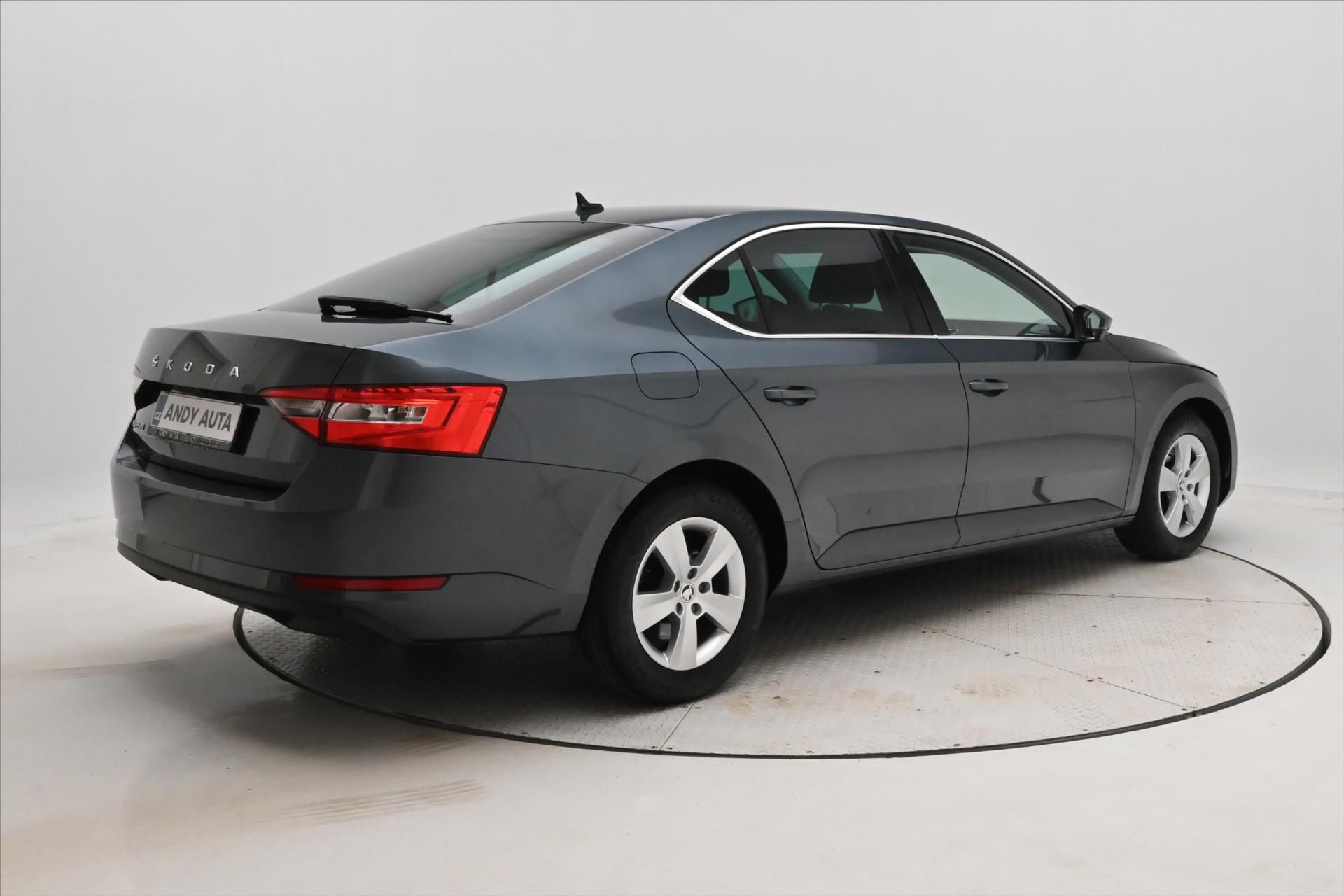 Škoda Superb, 1,5 TSI 110 kW Ambition Záruka - fotka 5