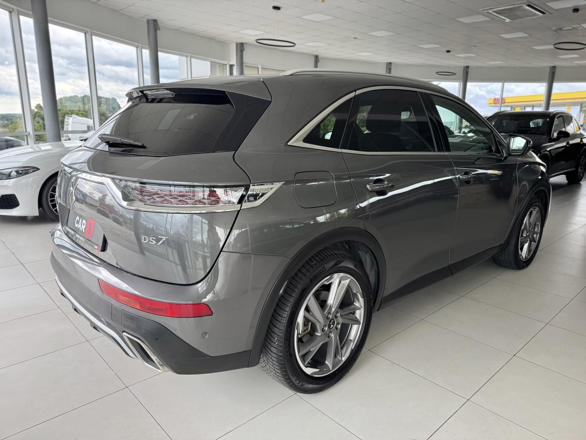 DS 7 Crossback, 1,6 E-TENSE 300*AT8*4x4*RIVOLI - fotka 5