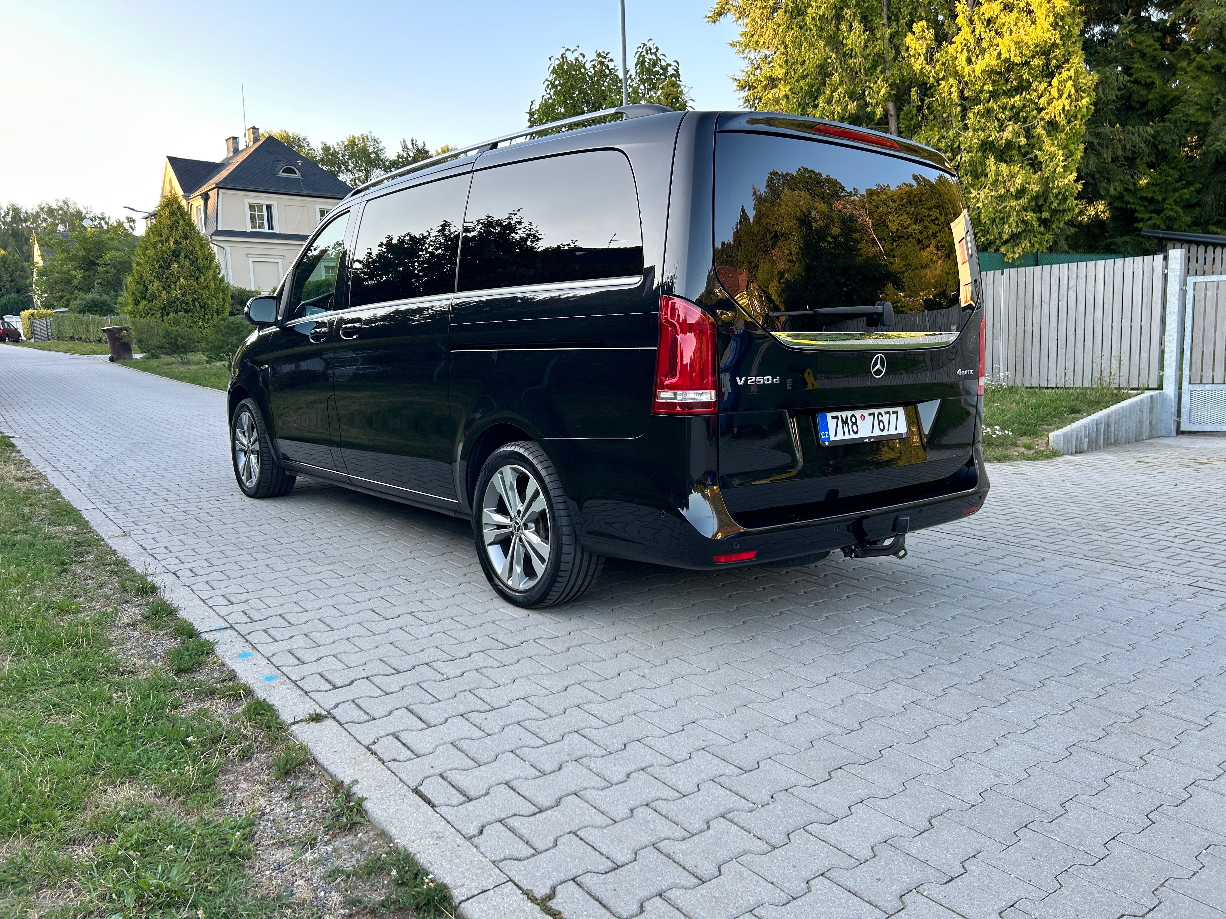 Mercedes-Benz Třídy V, 250 d 4MATIC Avantgarde 7 míst - fotka 4