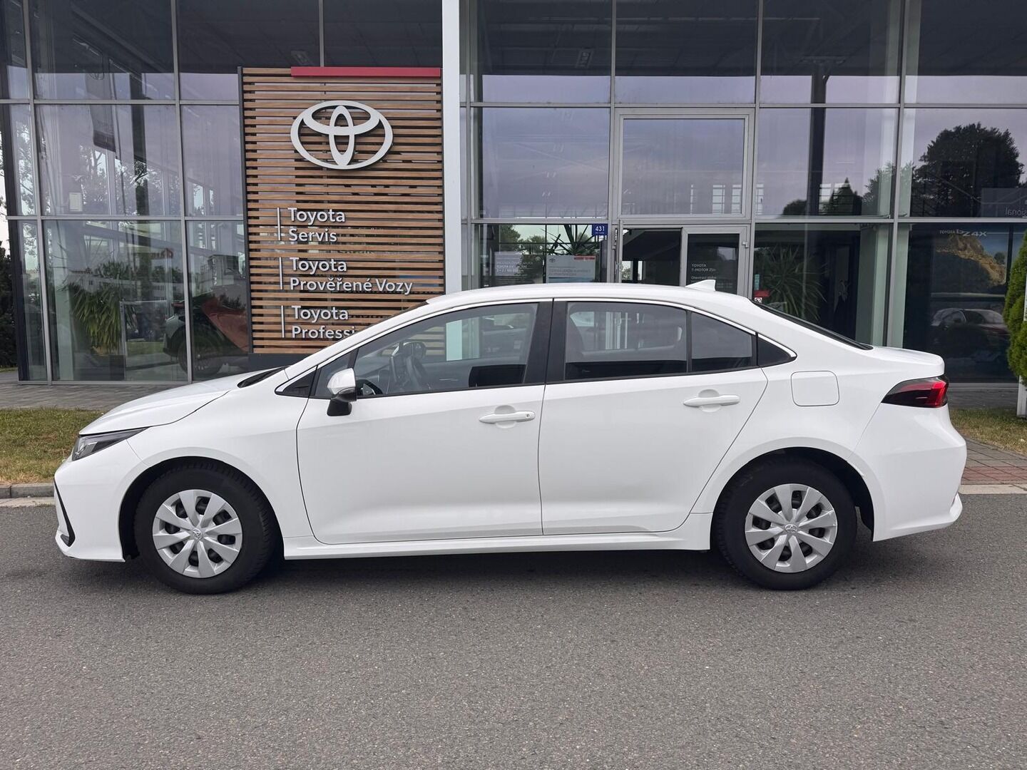 Toyota Corolla, 1.8 Active - fotka 5