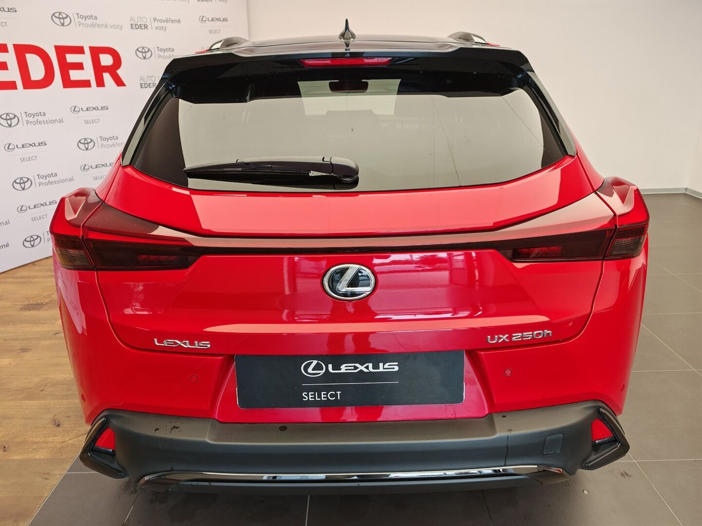 Lexus UX 250h, 250h 2WD F Sport Design Plus - fotka 5