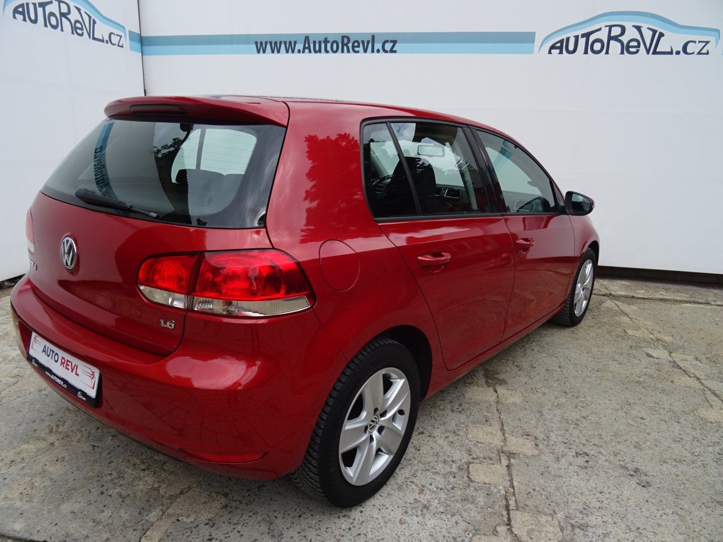 Volkswagen Golf, 1.6i,75kW,1maj,S.kni,klima - fotka 6