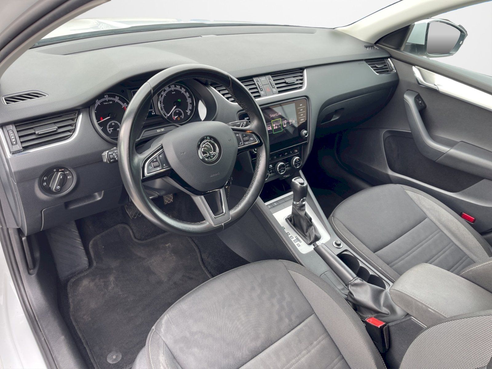 Škoda Octavia, 1.4 TSI 110kW DSG Ambition Plu - fotka 5