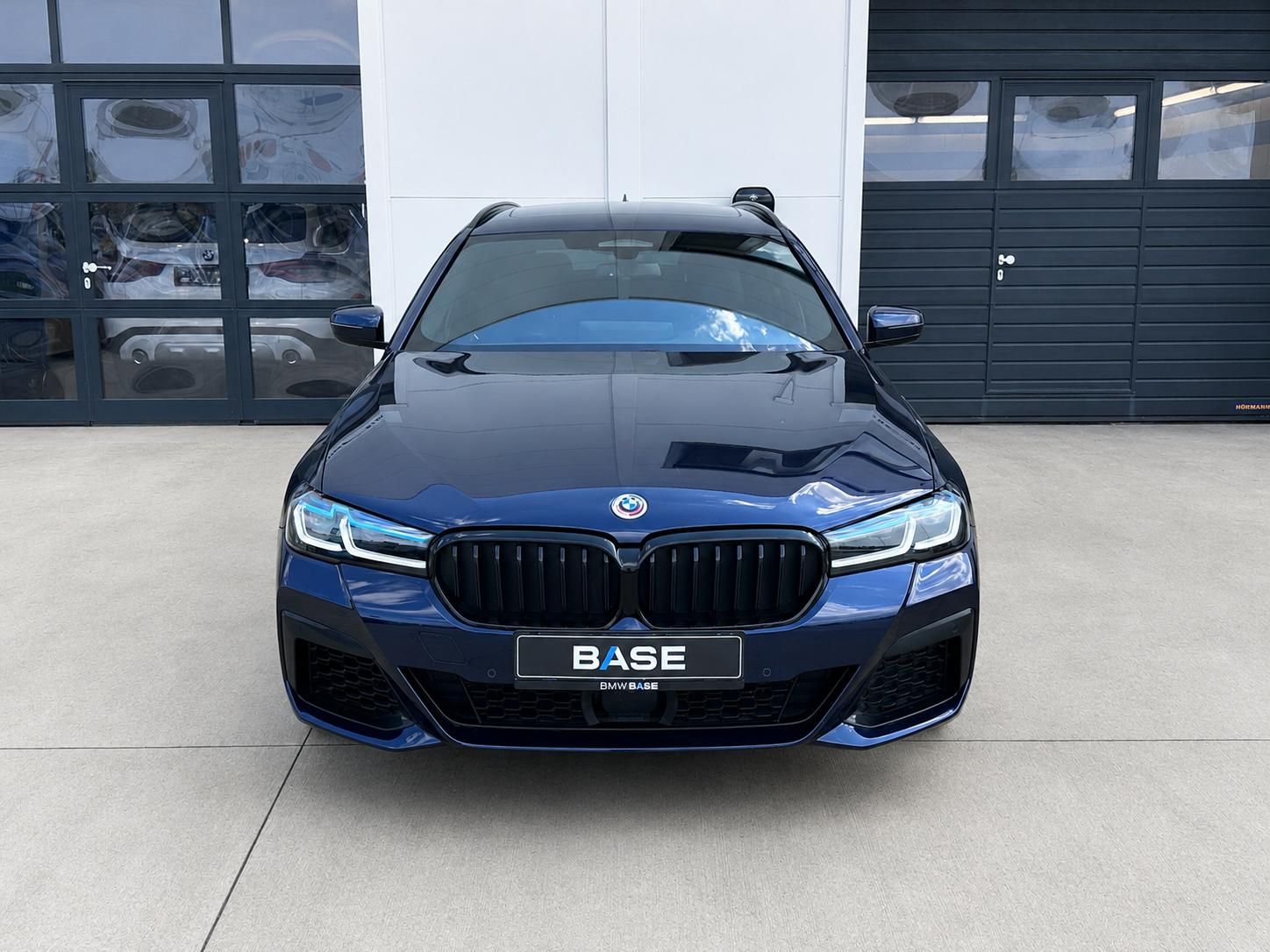 BMW Řada 5, 540i xDrive M-Sport Touring - fotka 2
