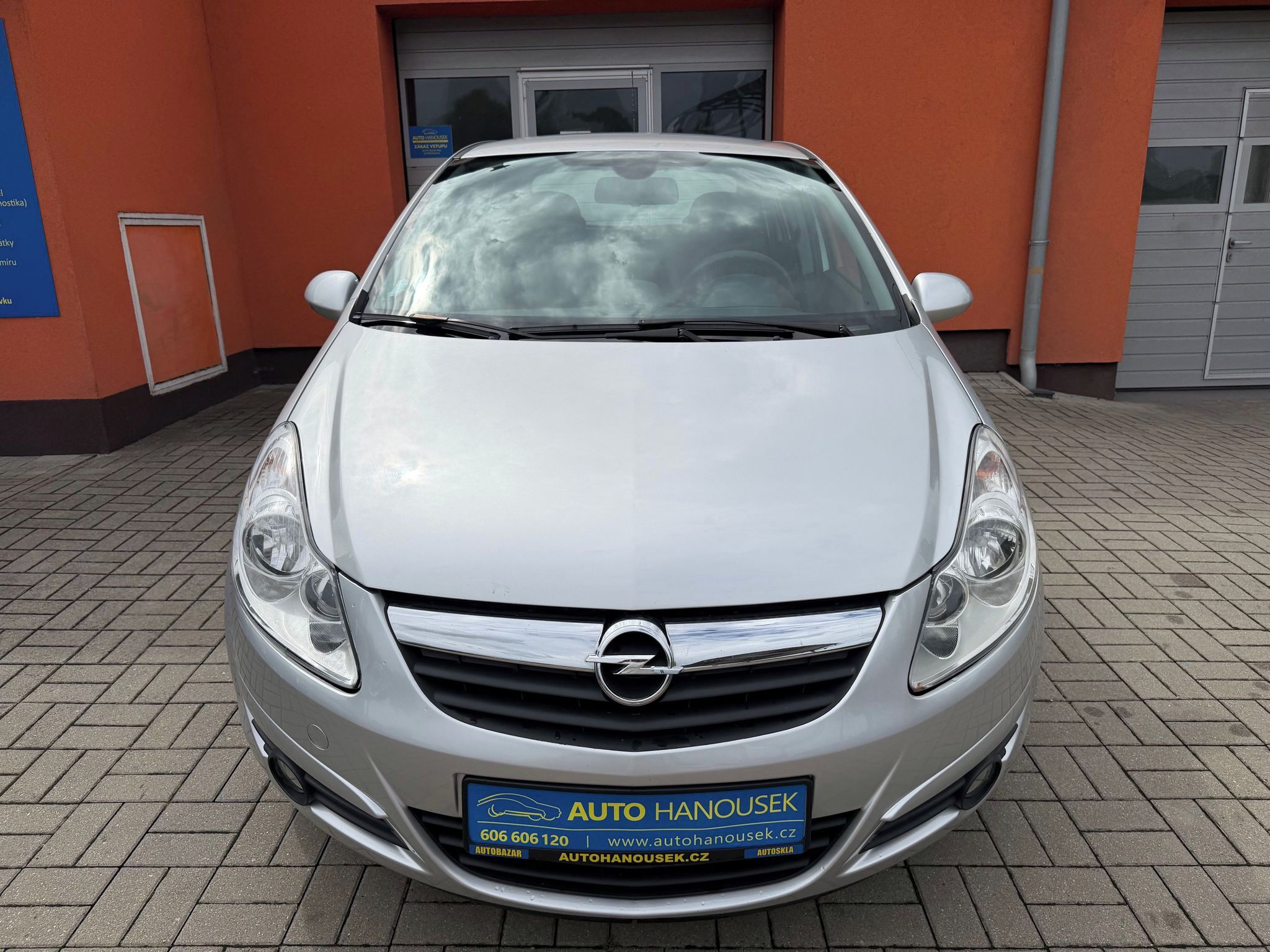 Opel Corsa, 1.2i 59KW 2x kola,nová TK - fotka 5