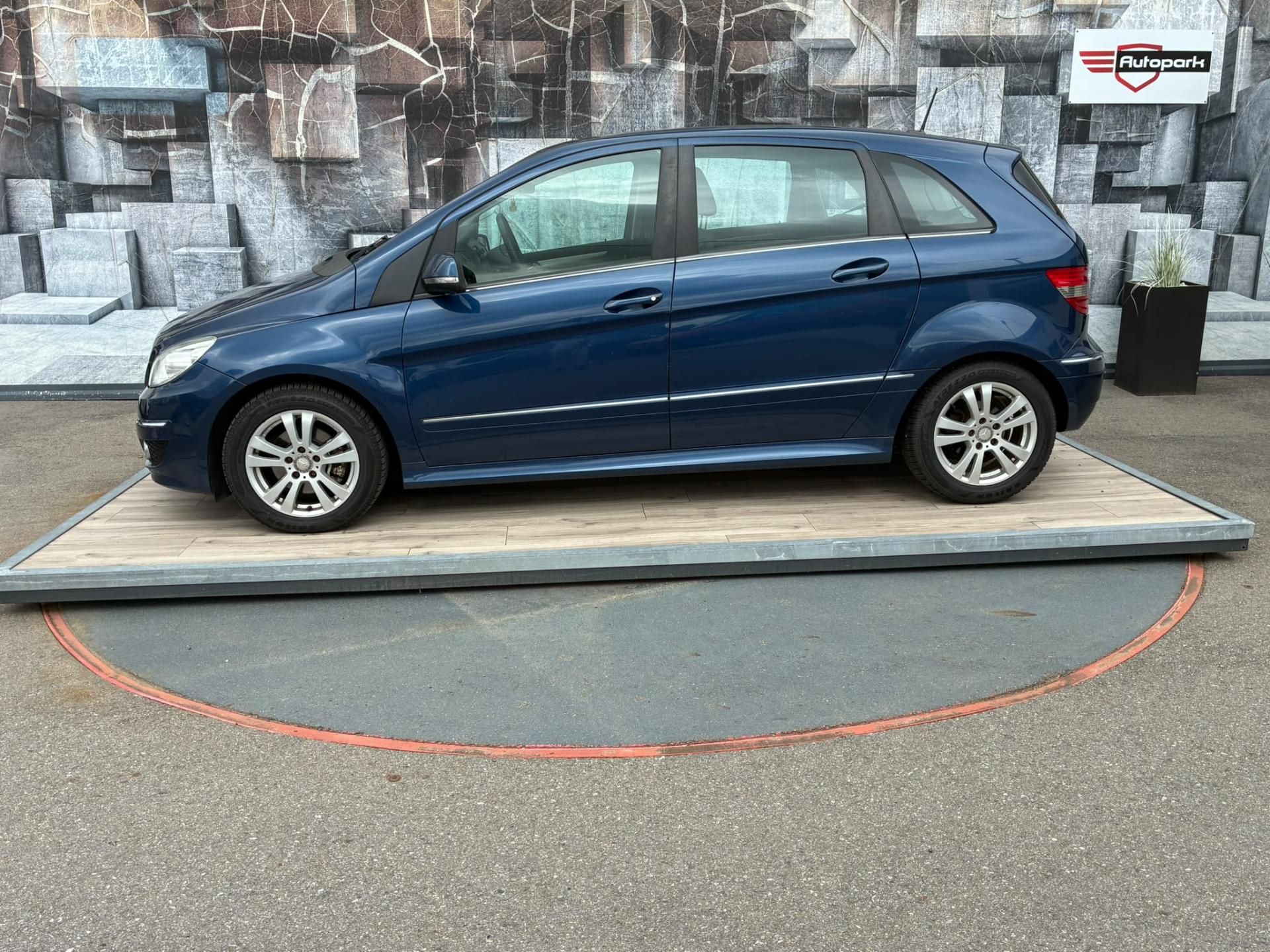 Mercedes-Benz Třídy B, 180 CDi, 2.0D, 80KW,VYHŘ. SED. - fotka 4