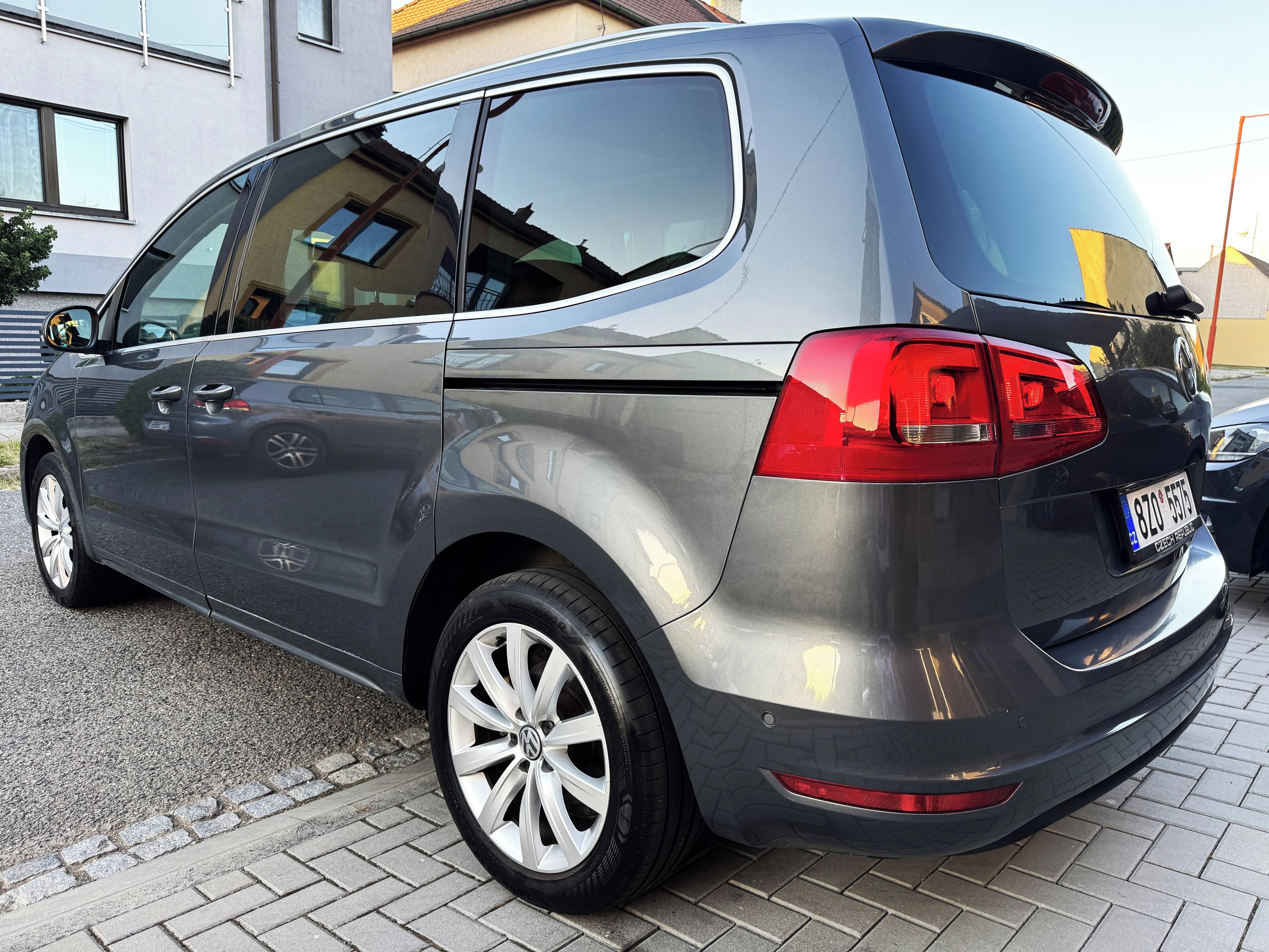 Volkswagen Sharan, 2.0TDI 7MÍST,DSG,XENONY,KAMERA - fotka 6