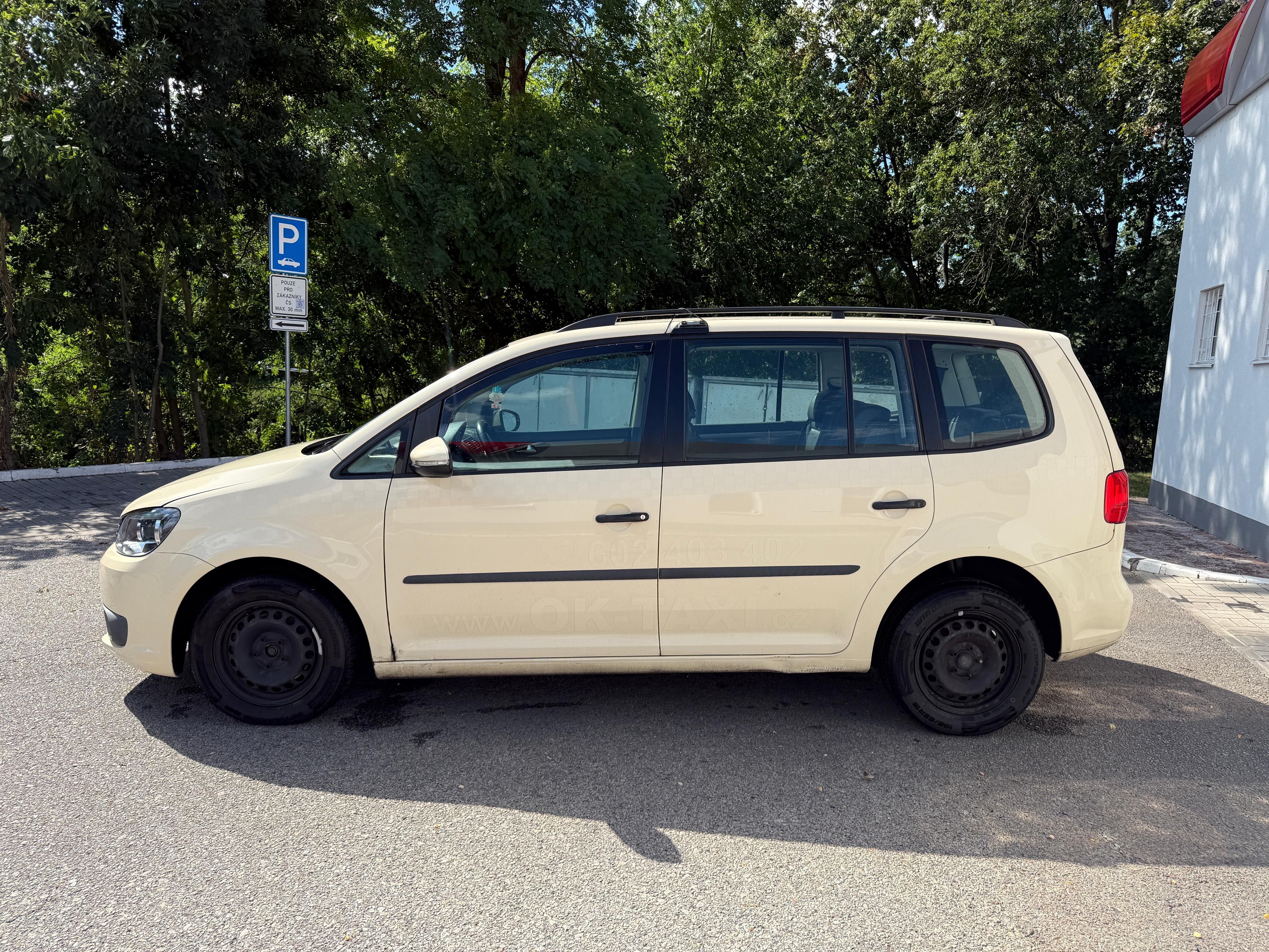 Volkswagen Touran, 1.6 TDI, 7 sedadel, manuál - fotka 4