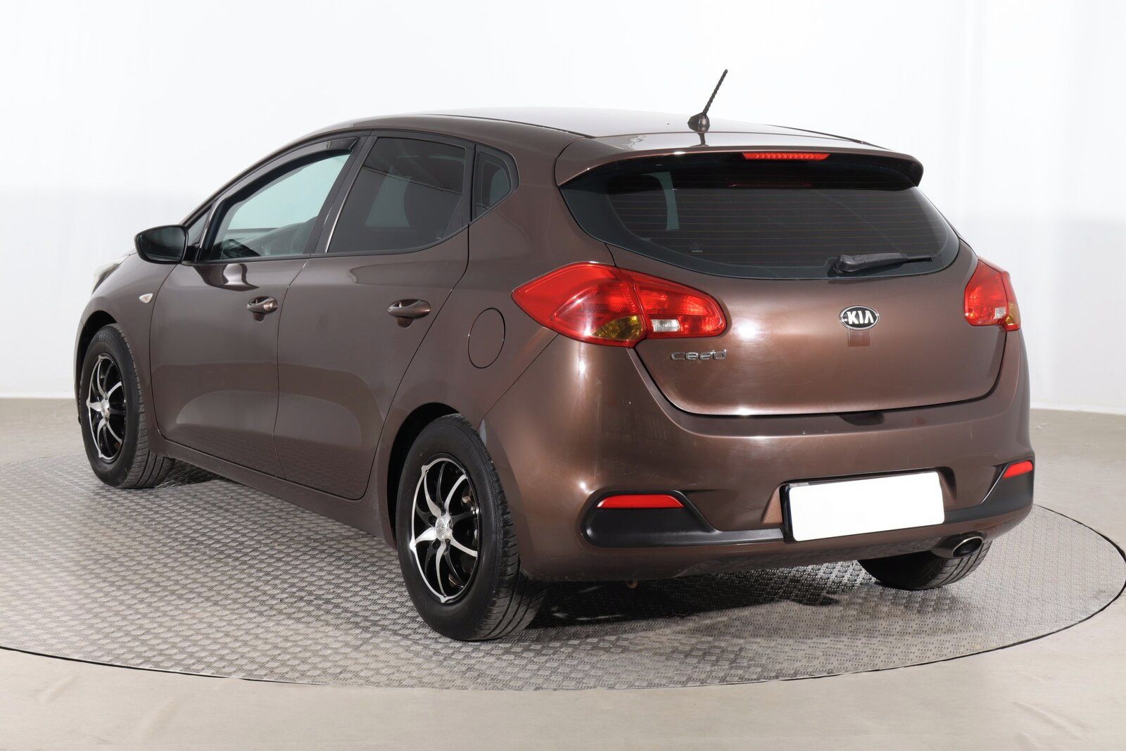 Kia Cee´d, 1.4 CVVT, Serv.kniha - fotka 4