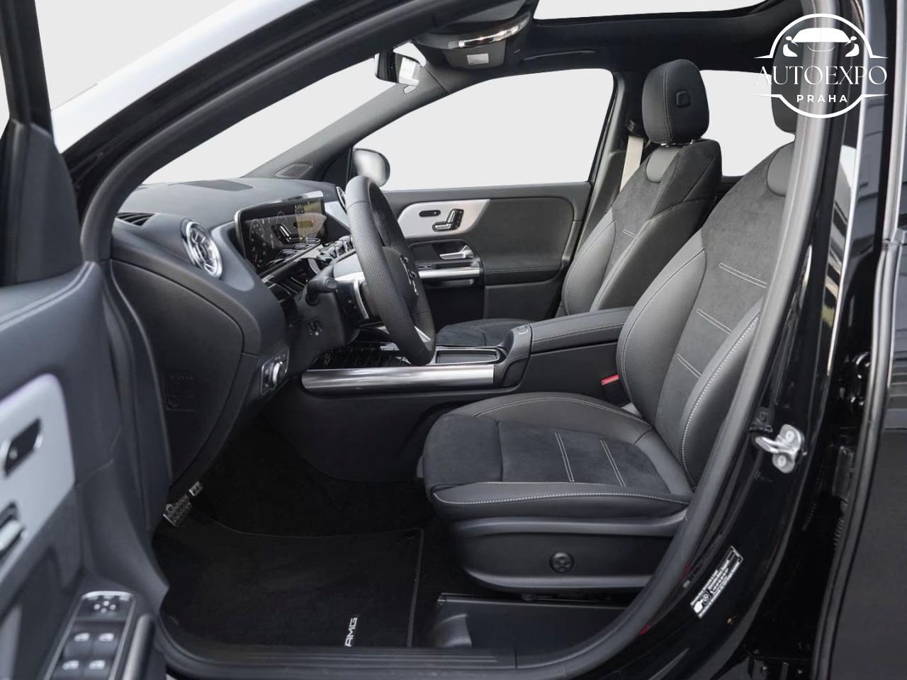 Mercedes-Benz GLA, 220d 4MATIC AMG Night*Panorama - fotka 5