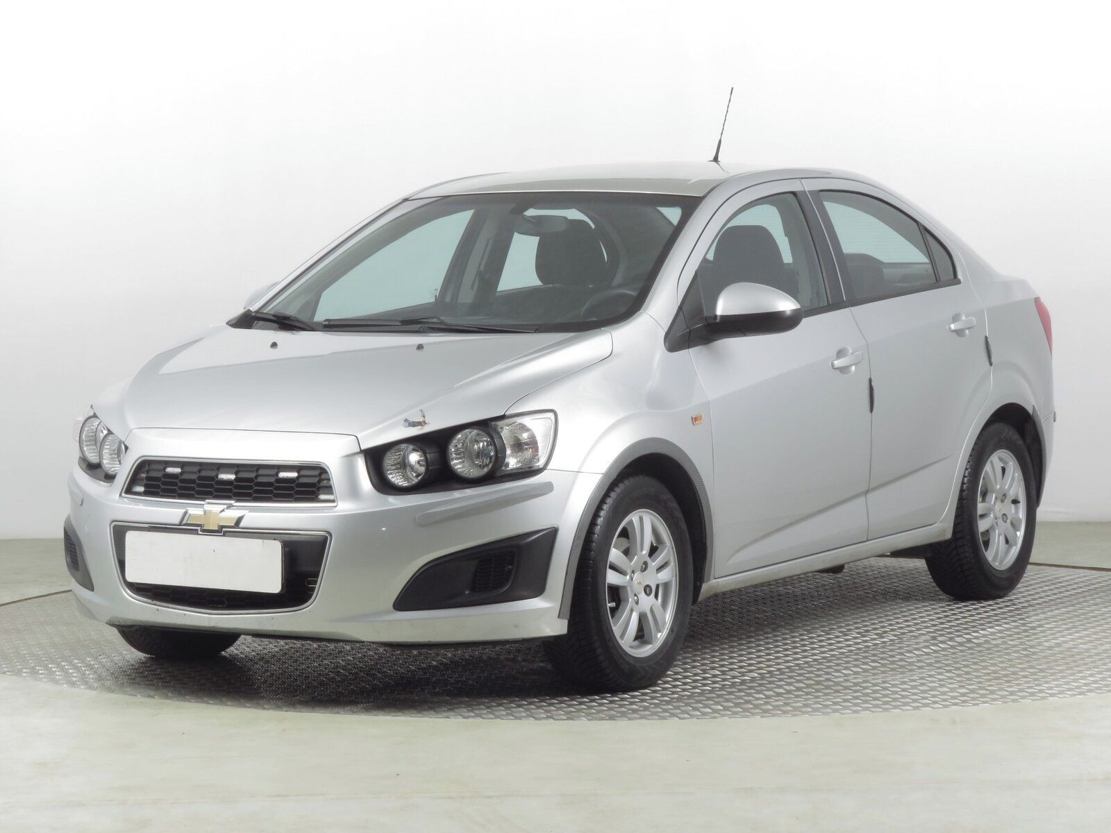 Chevrolet Aveo, 1.4 i 16V, servisované - fotka 2