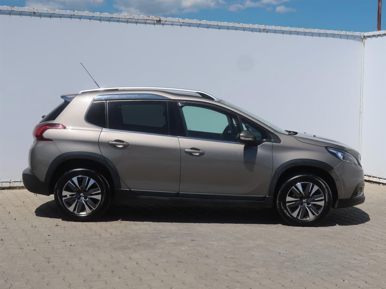 Peugeot 2008, 1.2 PureTech, Serv.kniha - fotka 6