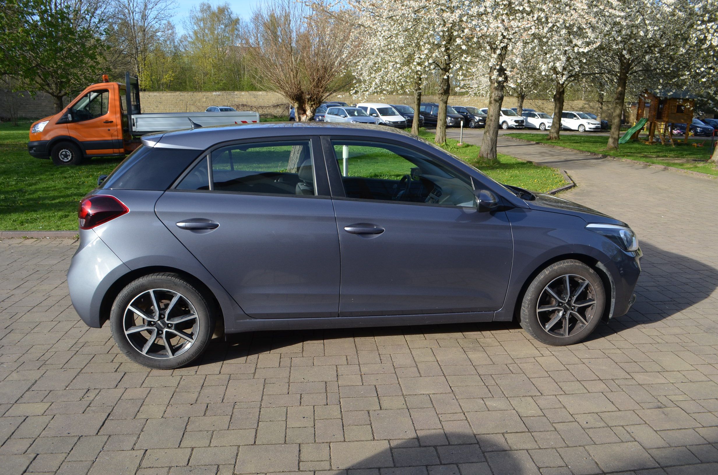 Hyundai i20, 1.2 BENZIN*ACTIVE*KLIMA*TAŽNÉ* - fotka 2