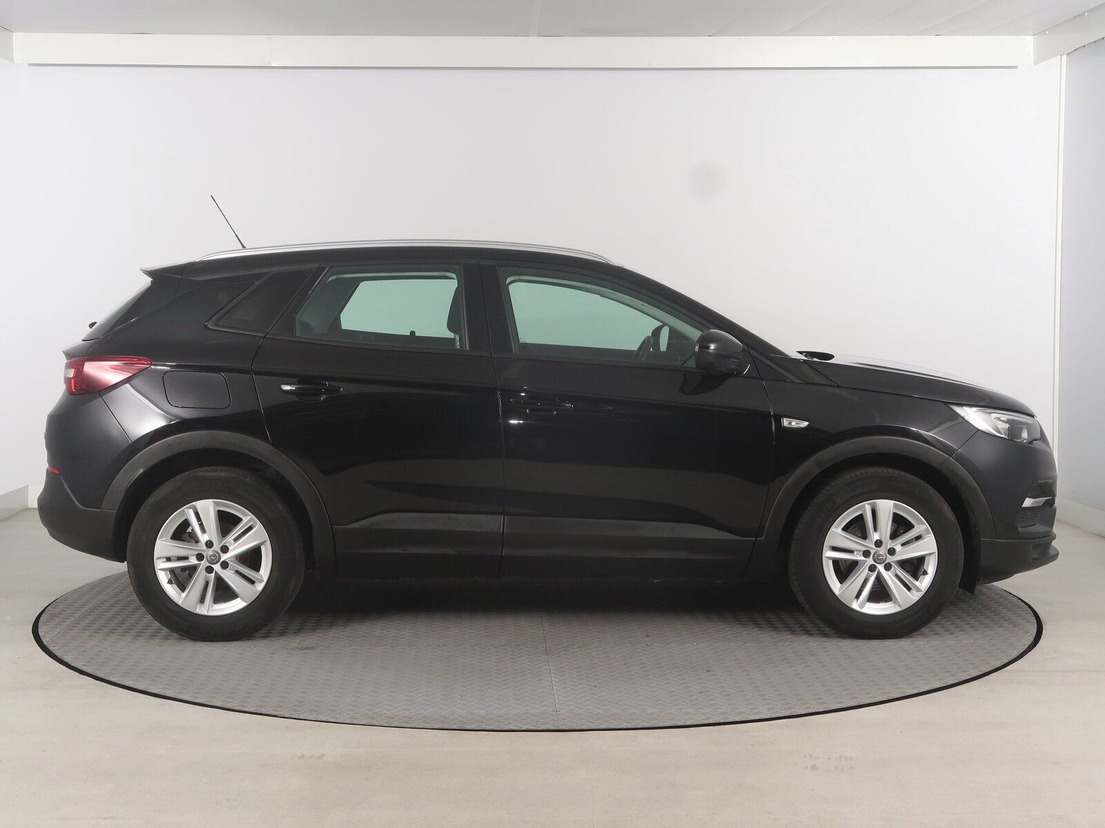 Opel Grandland X, 1.2 Turbo, ČR,1.maj - fotka 6